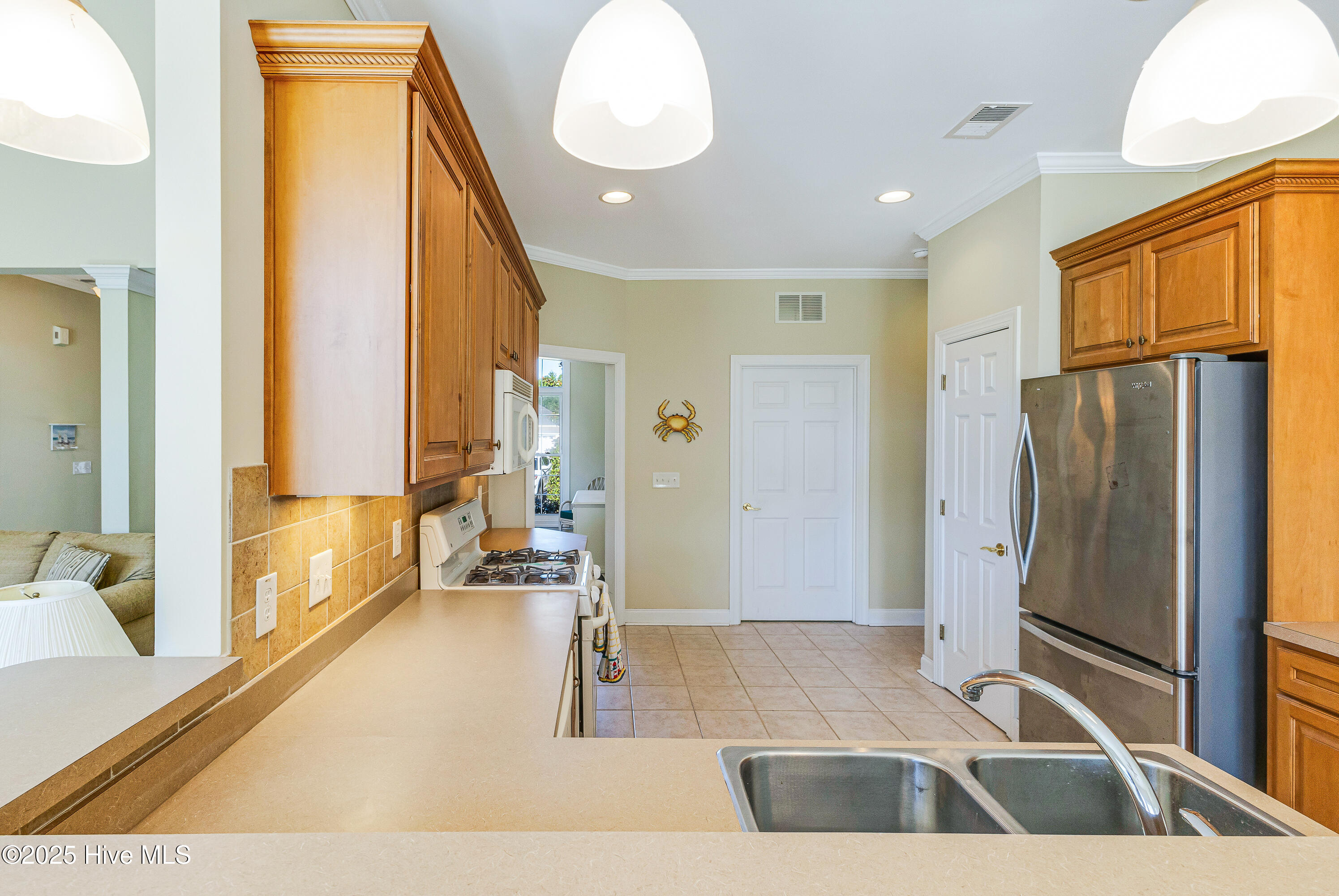 100537931 | Photo 15