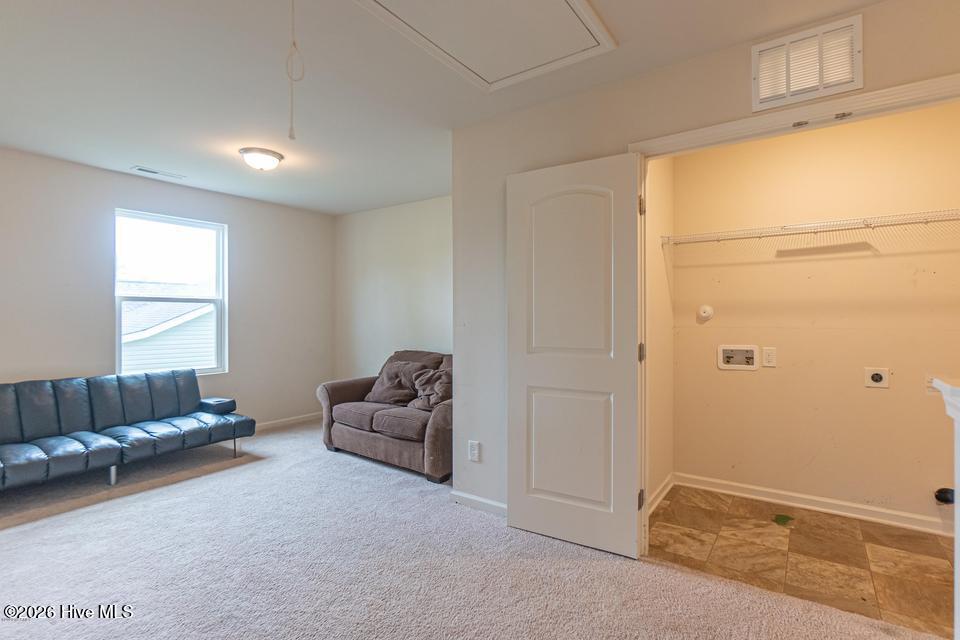 100565114 | Photo 15