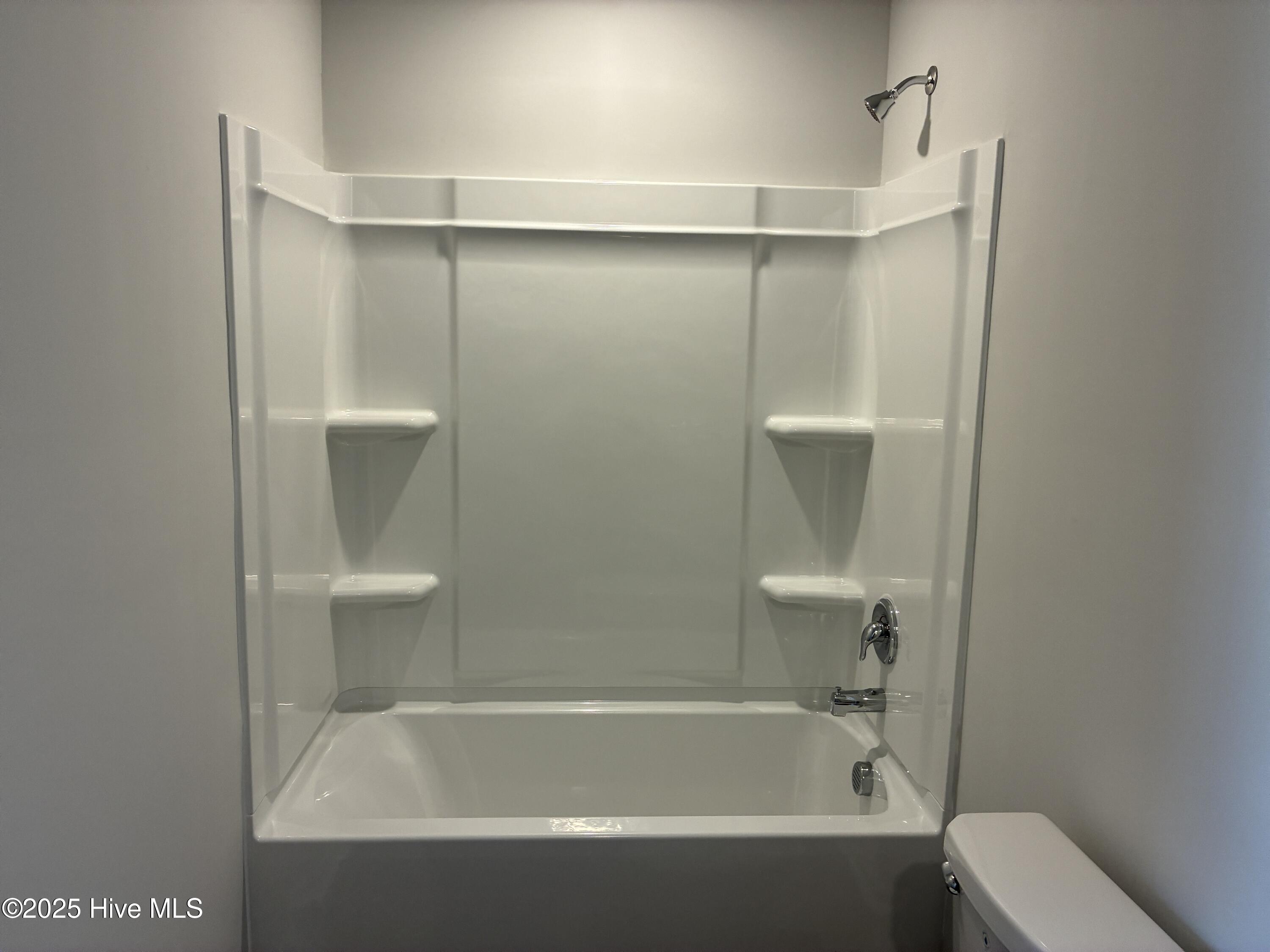 100545572 | Photo 24