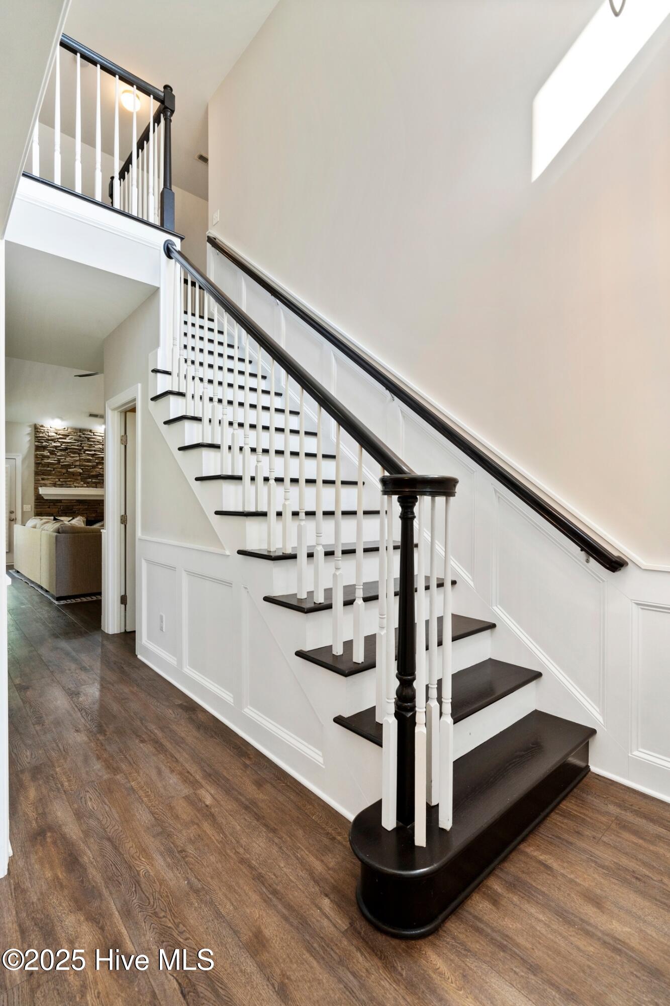 100529495 | Photo 30