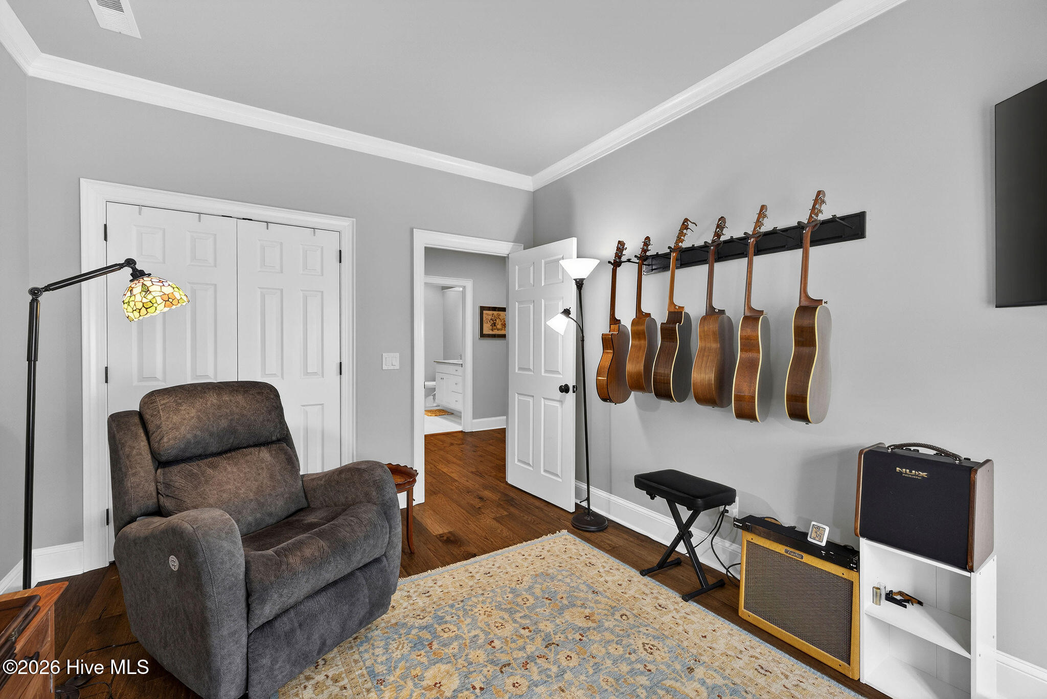 100565960 | Photo 63