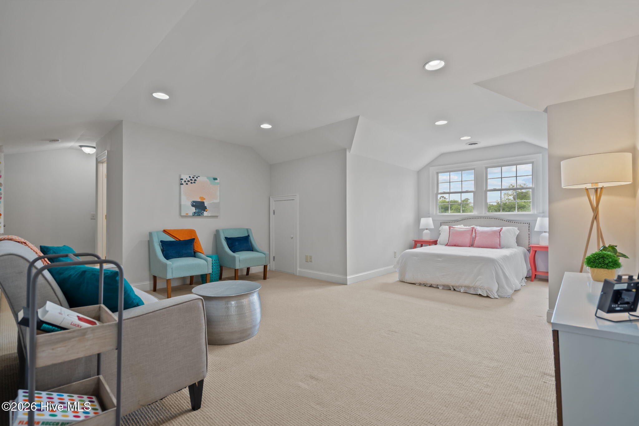 100563251 | Photo 31