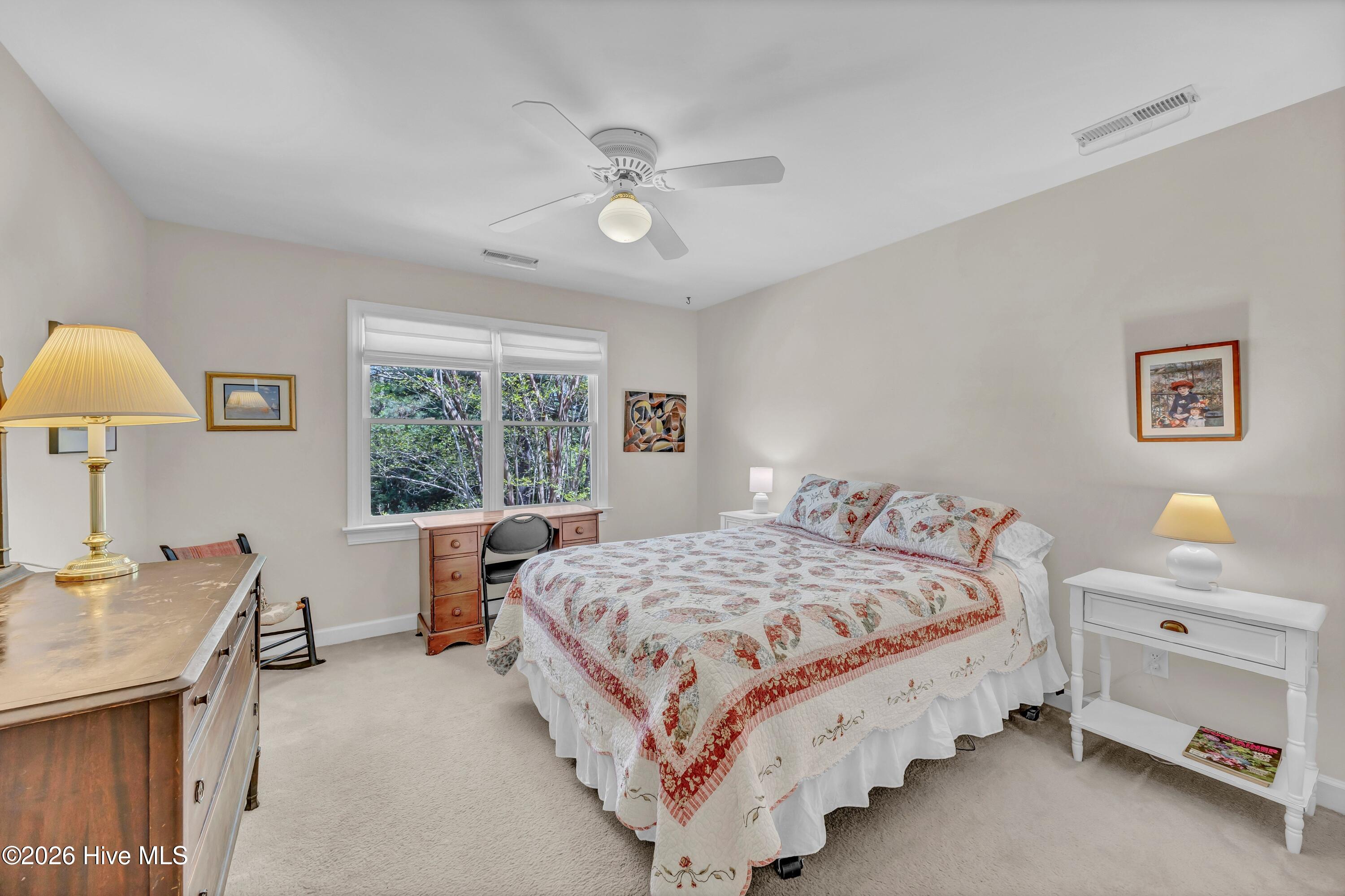 100566684 | Photo 35