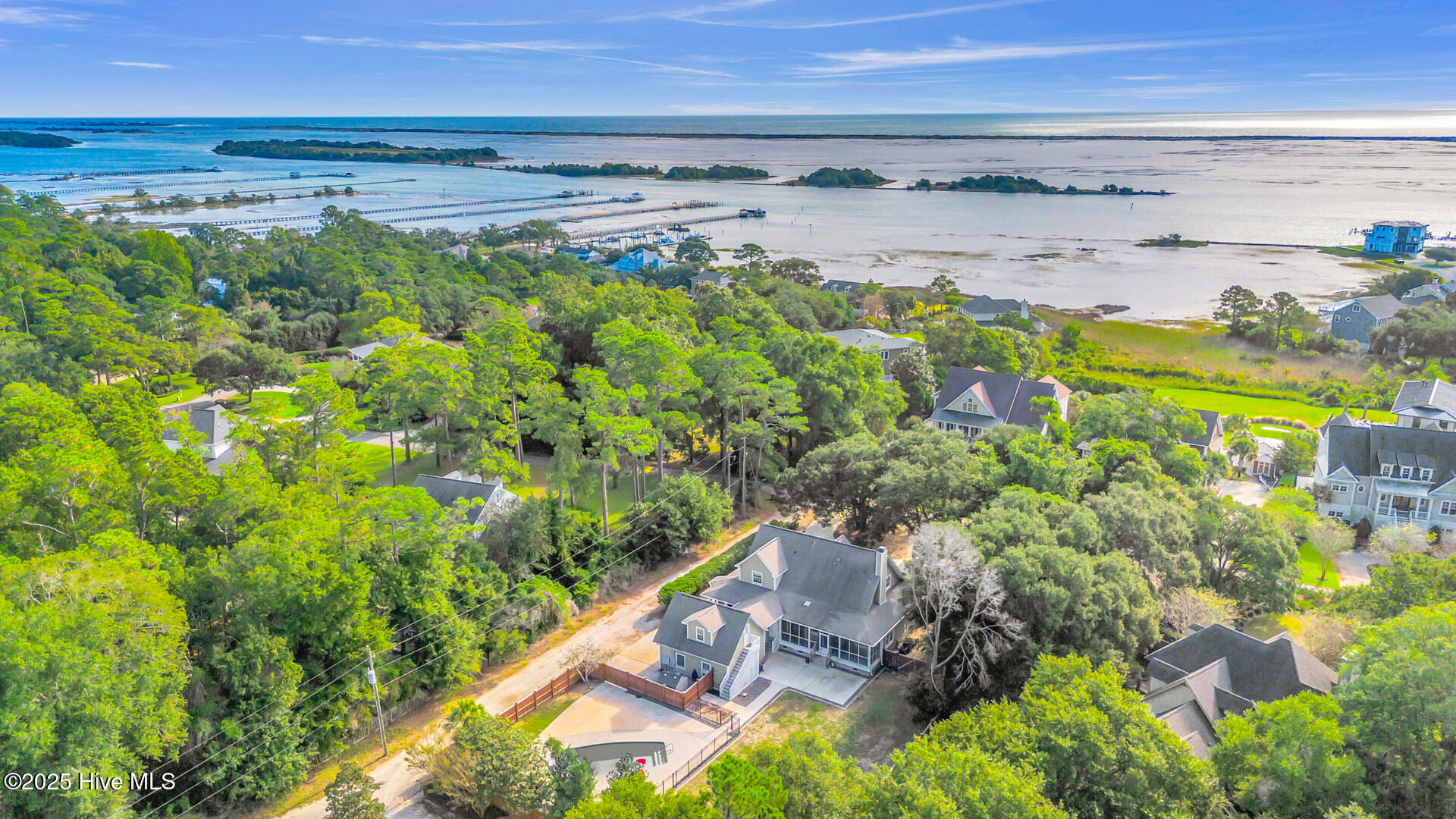 100532167 | Photo 71