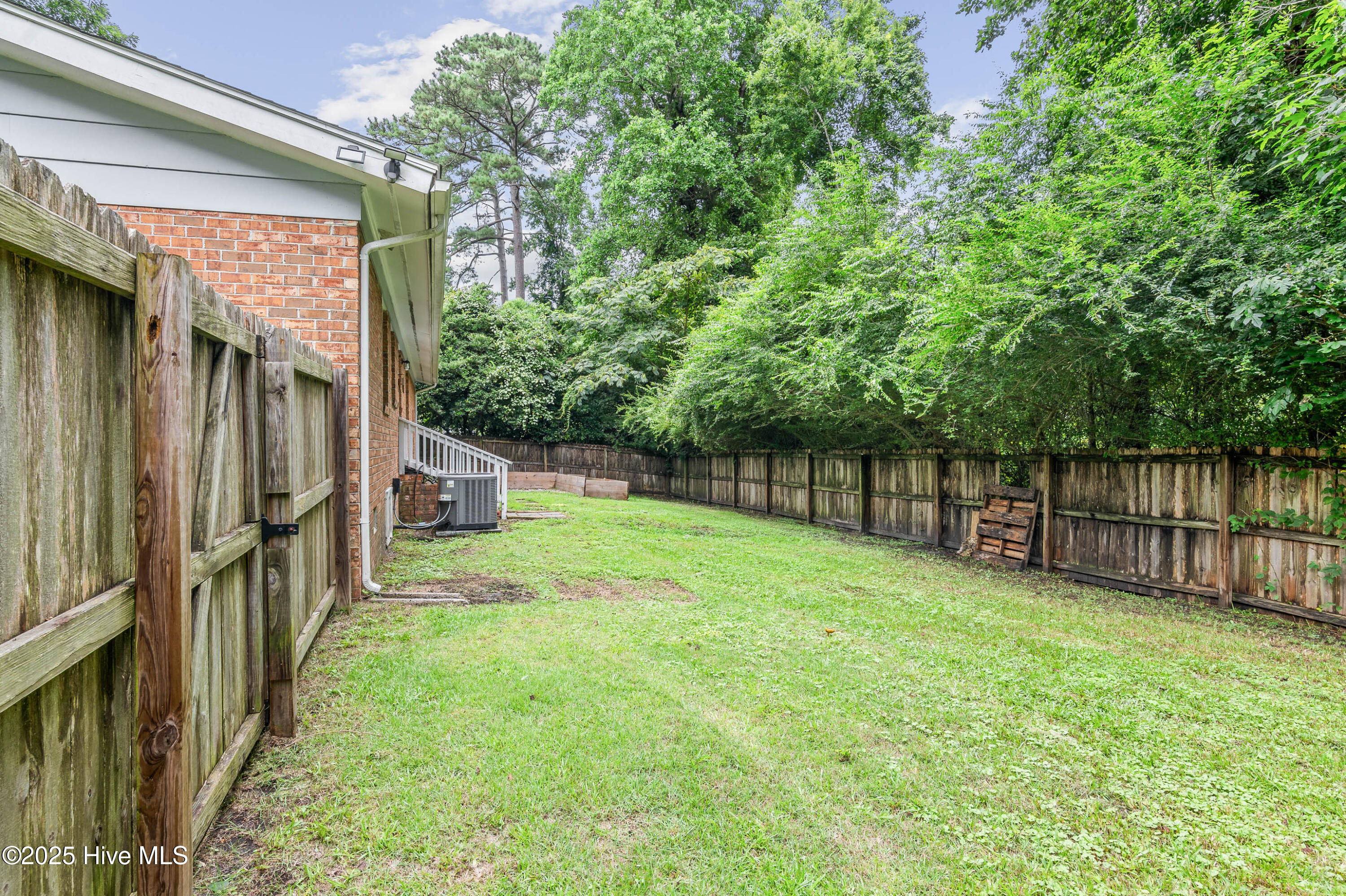 100524950 | Photo 22