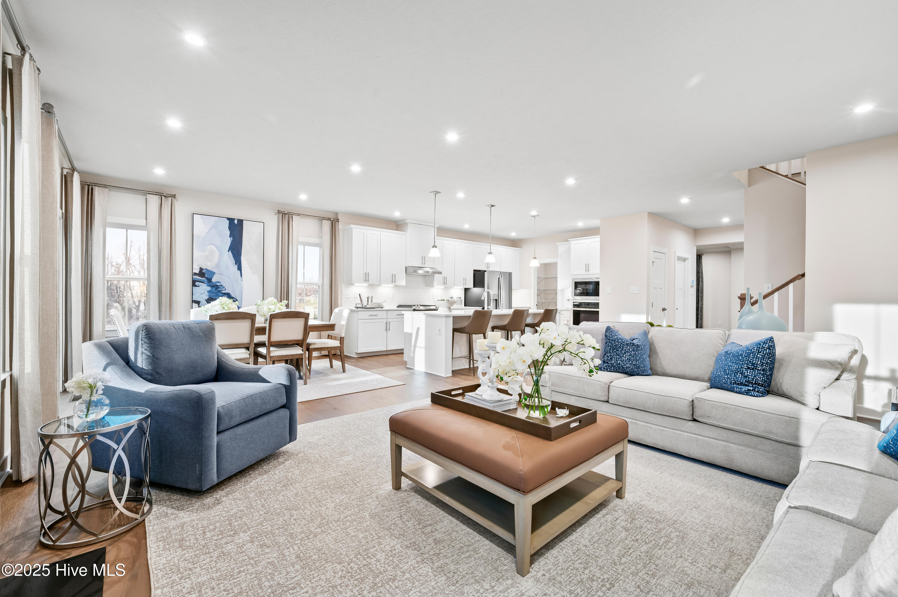 100548016 | Photo 10