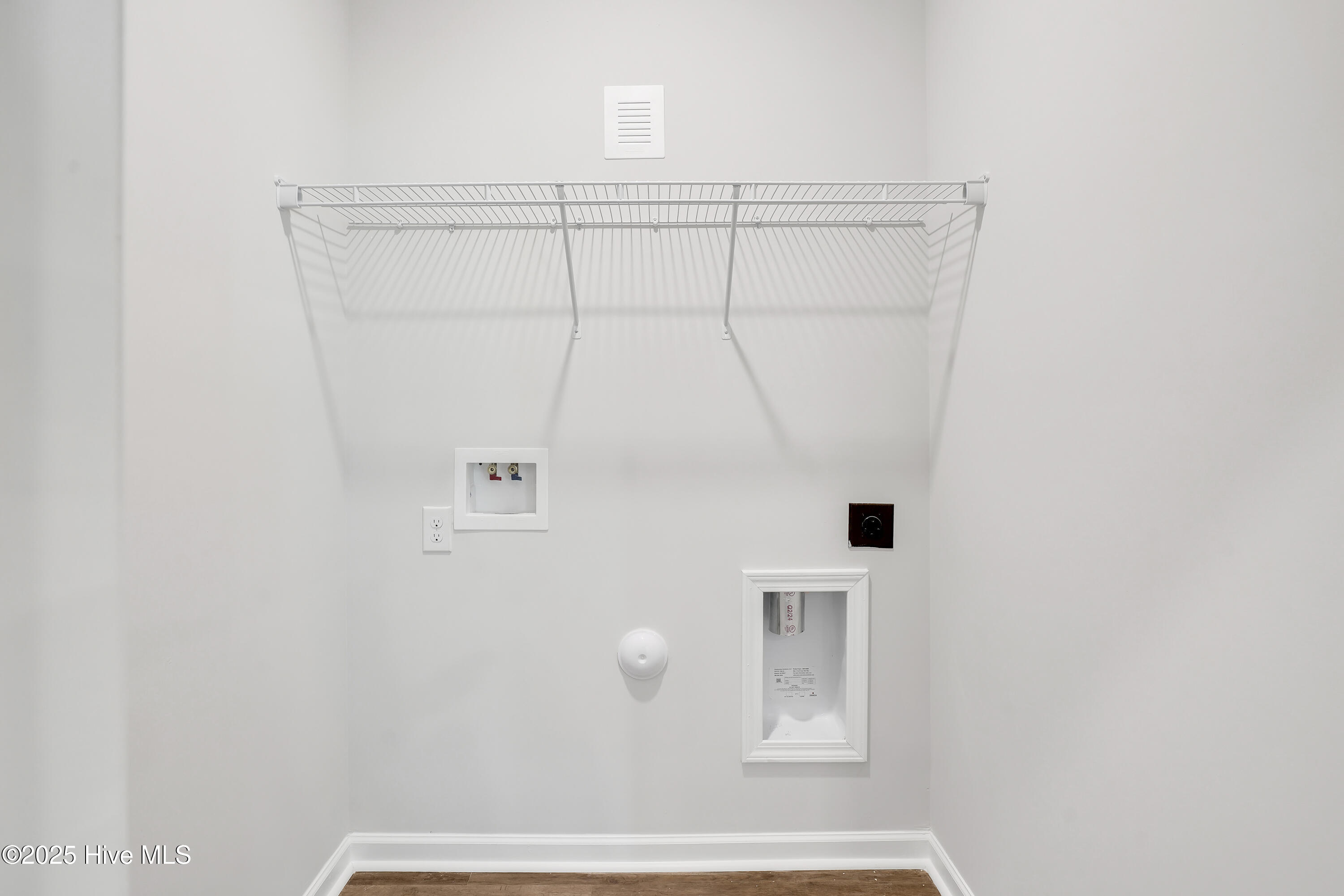 100565396 | Photo 15