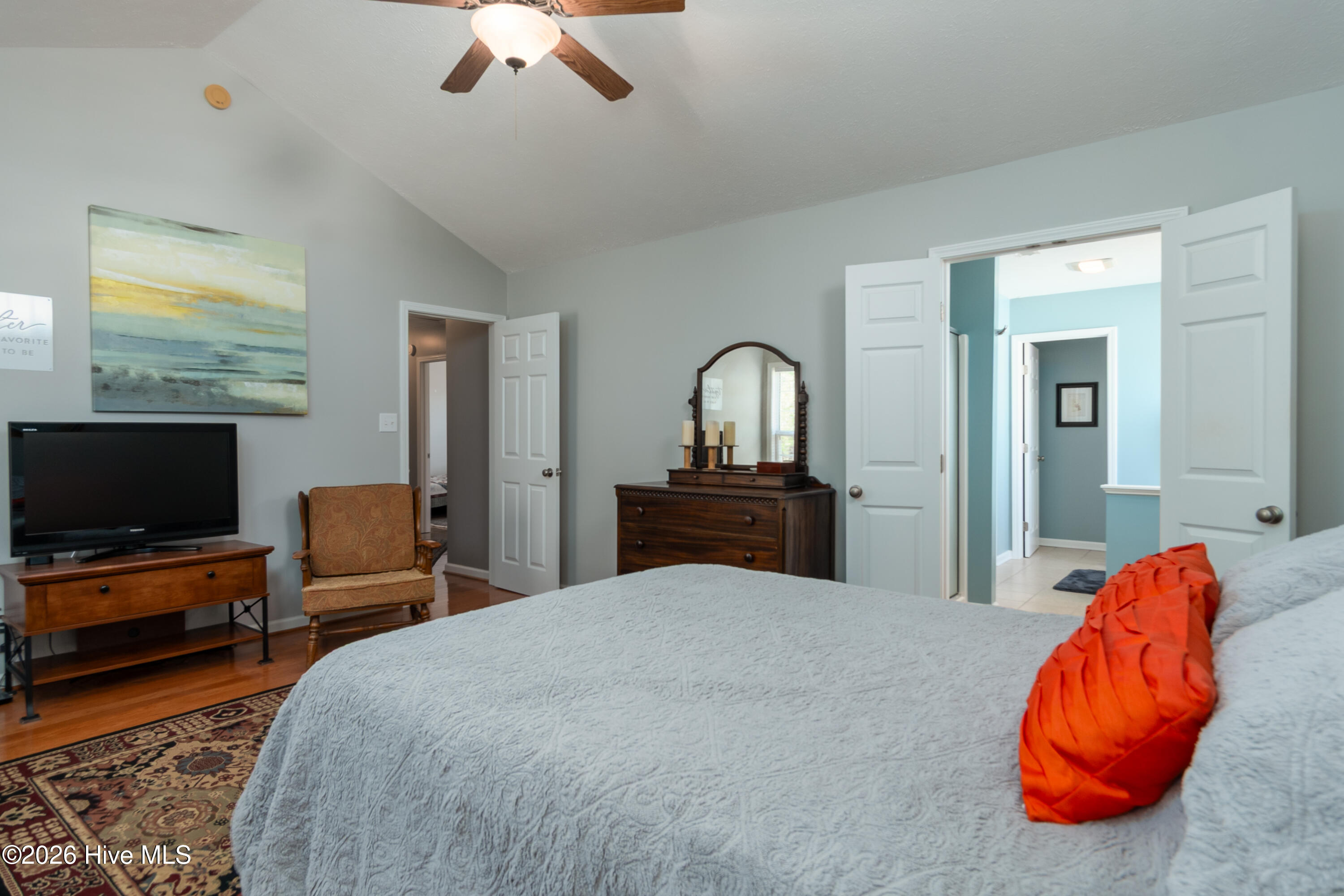 100569797 | Photo 33