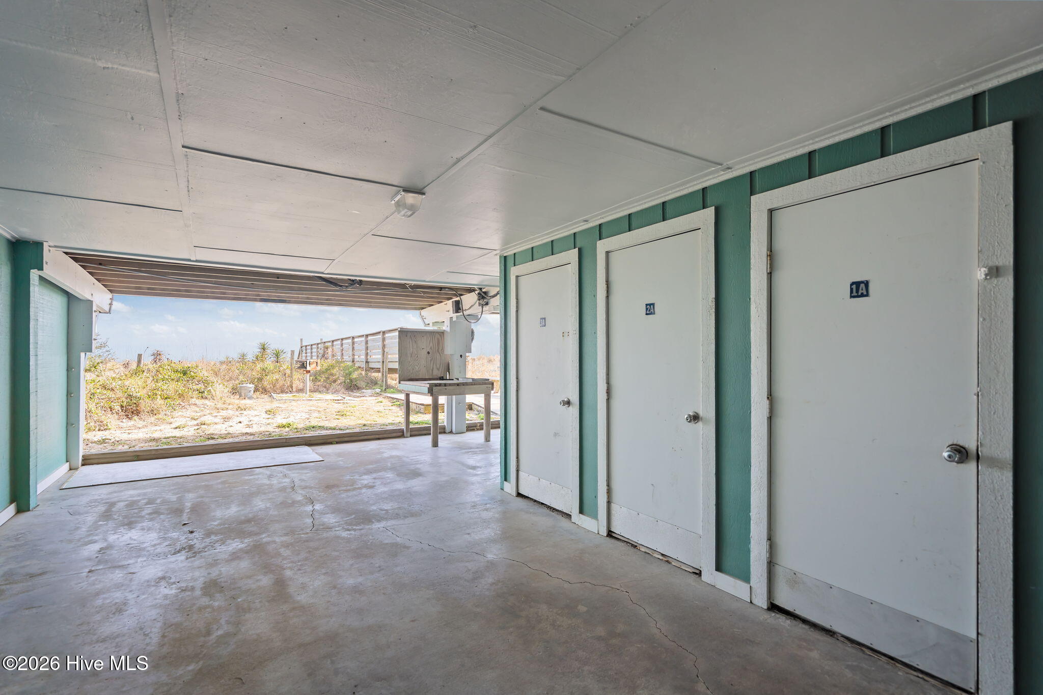 100549615 | Photo 40