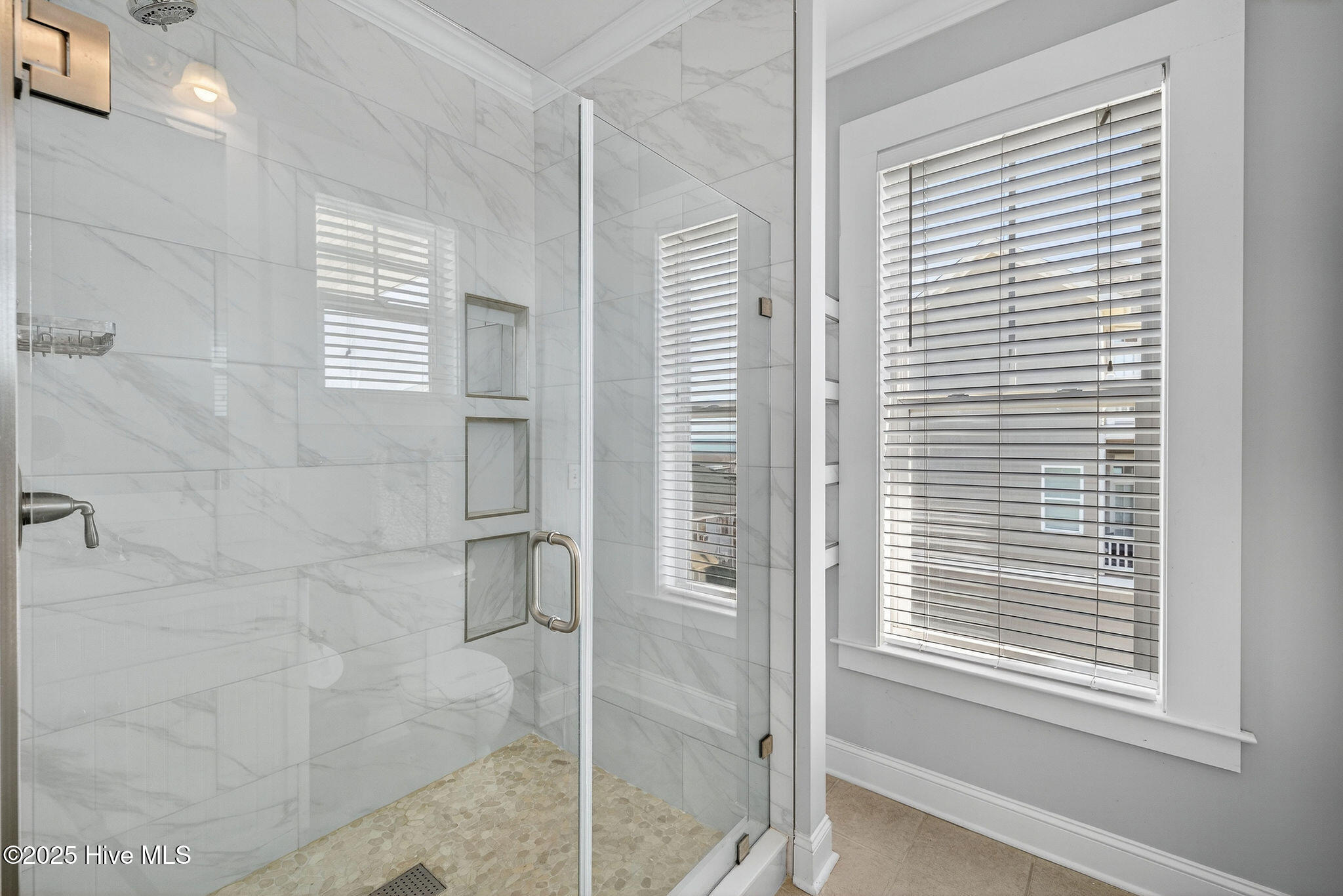 100522563 | Photo 76