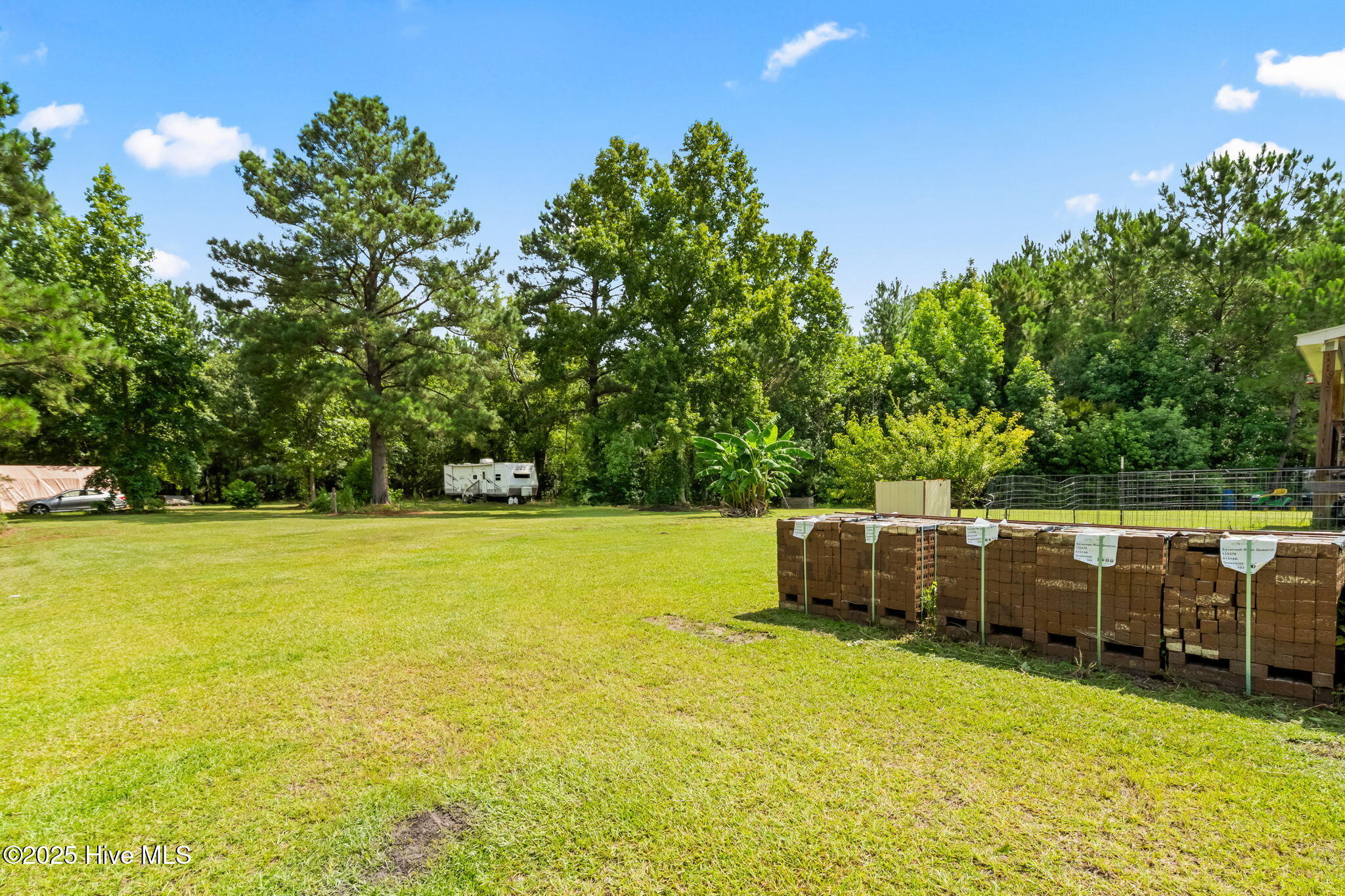 100518984 | Photo 27