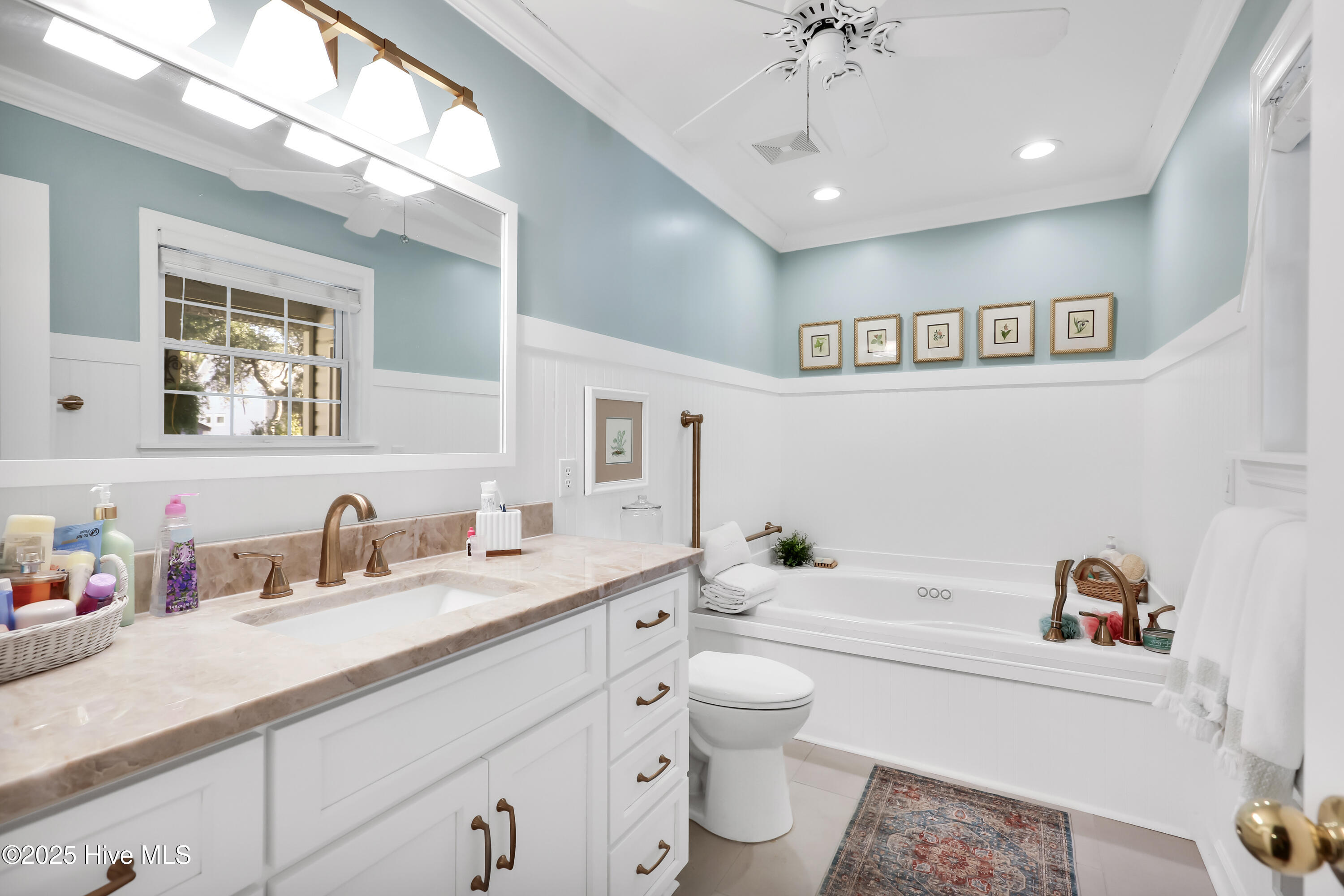 100544333 | Photo 24