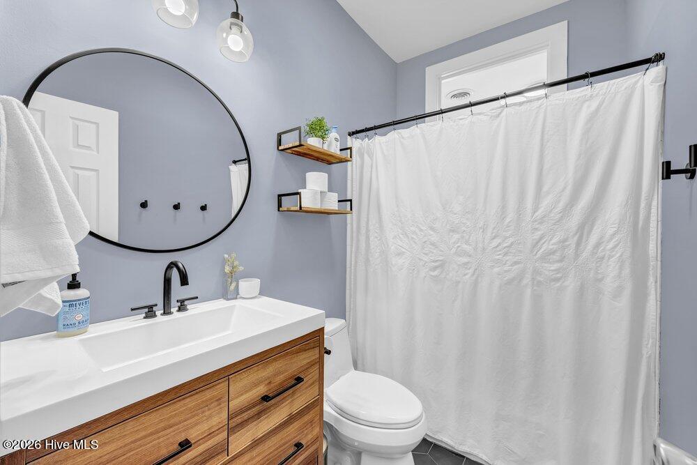 100568579 | Photo 21