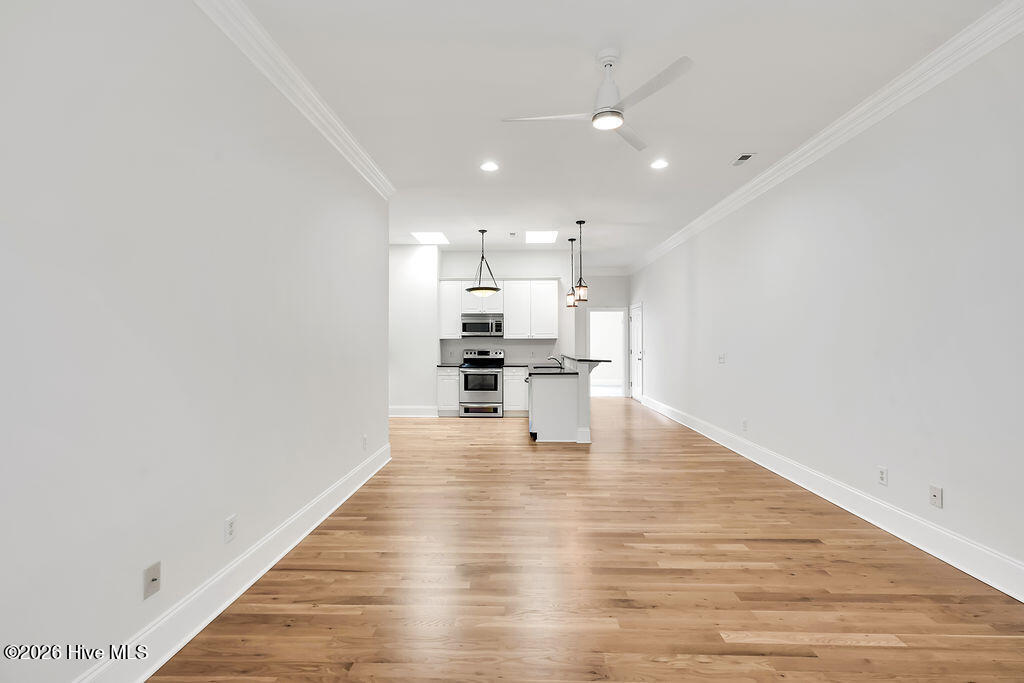 100562852 | Photo 17