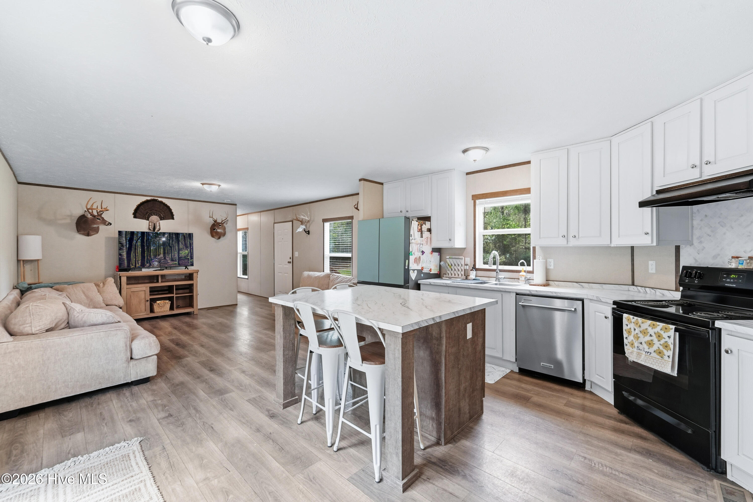 100566814 | Photo 33