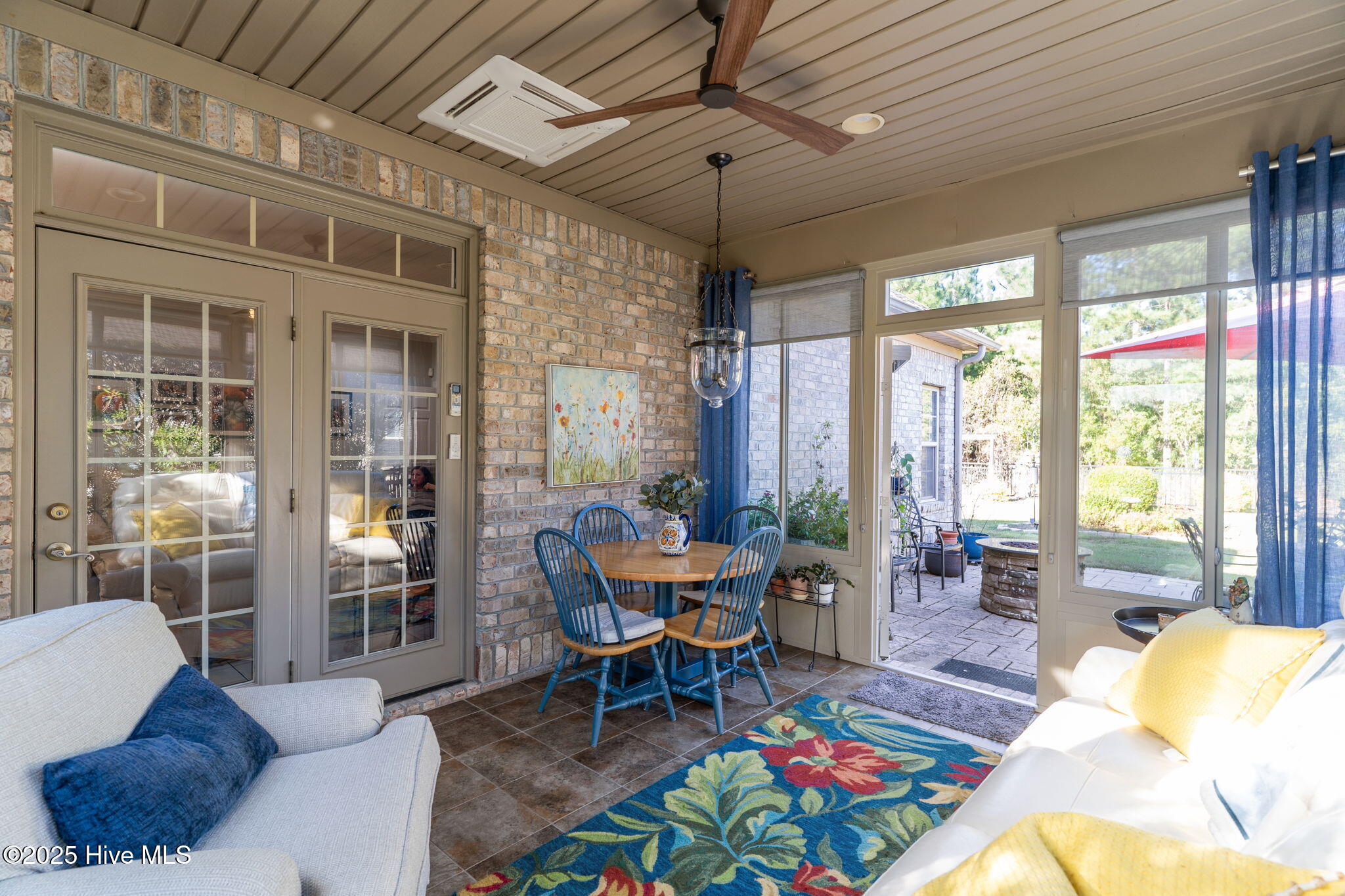 100538493 | Photo 29