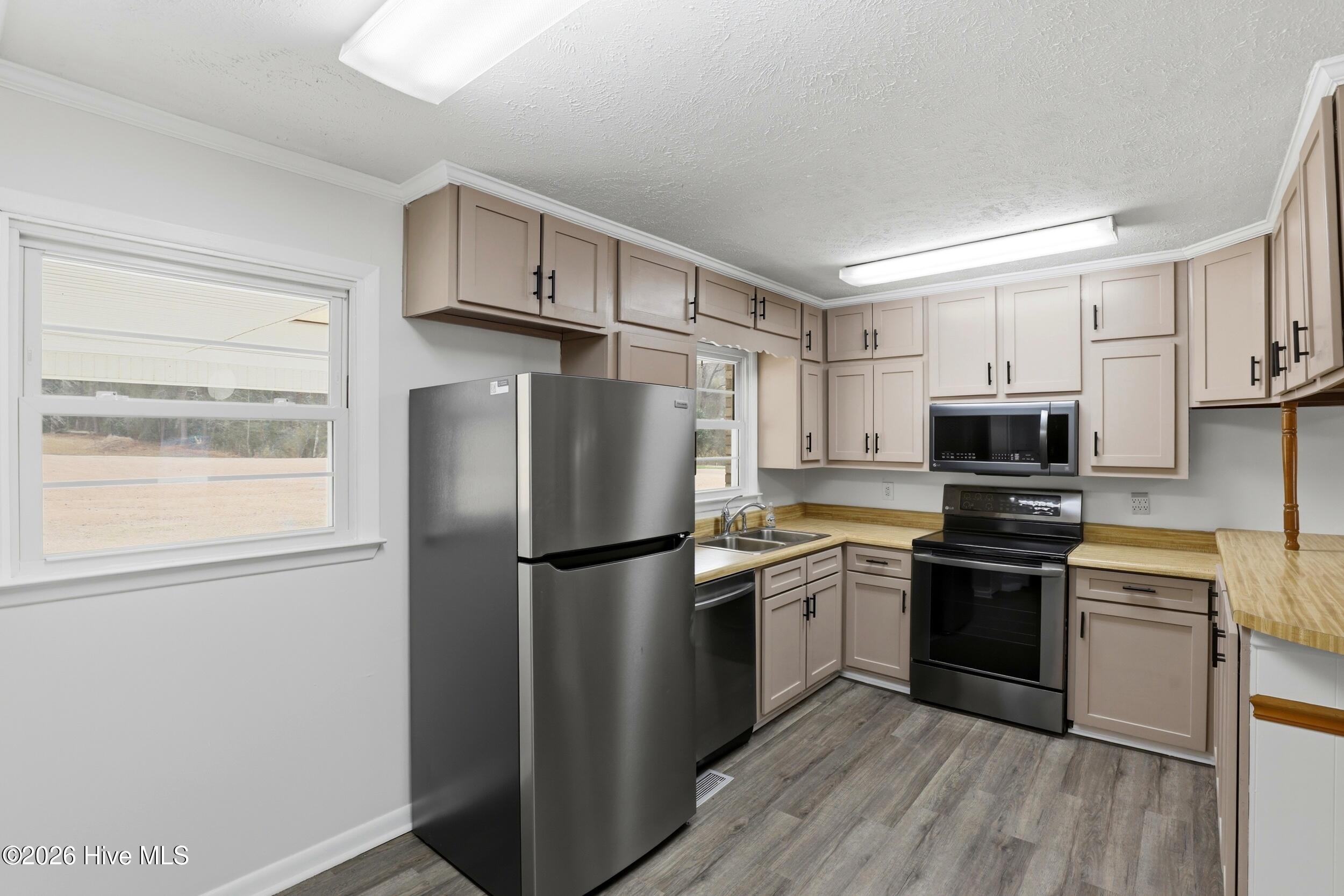 100561311 | Photo 11