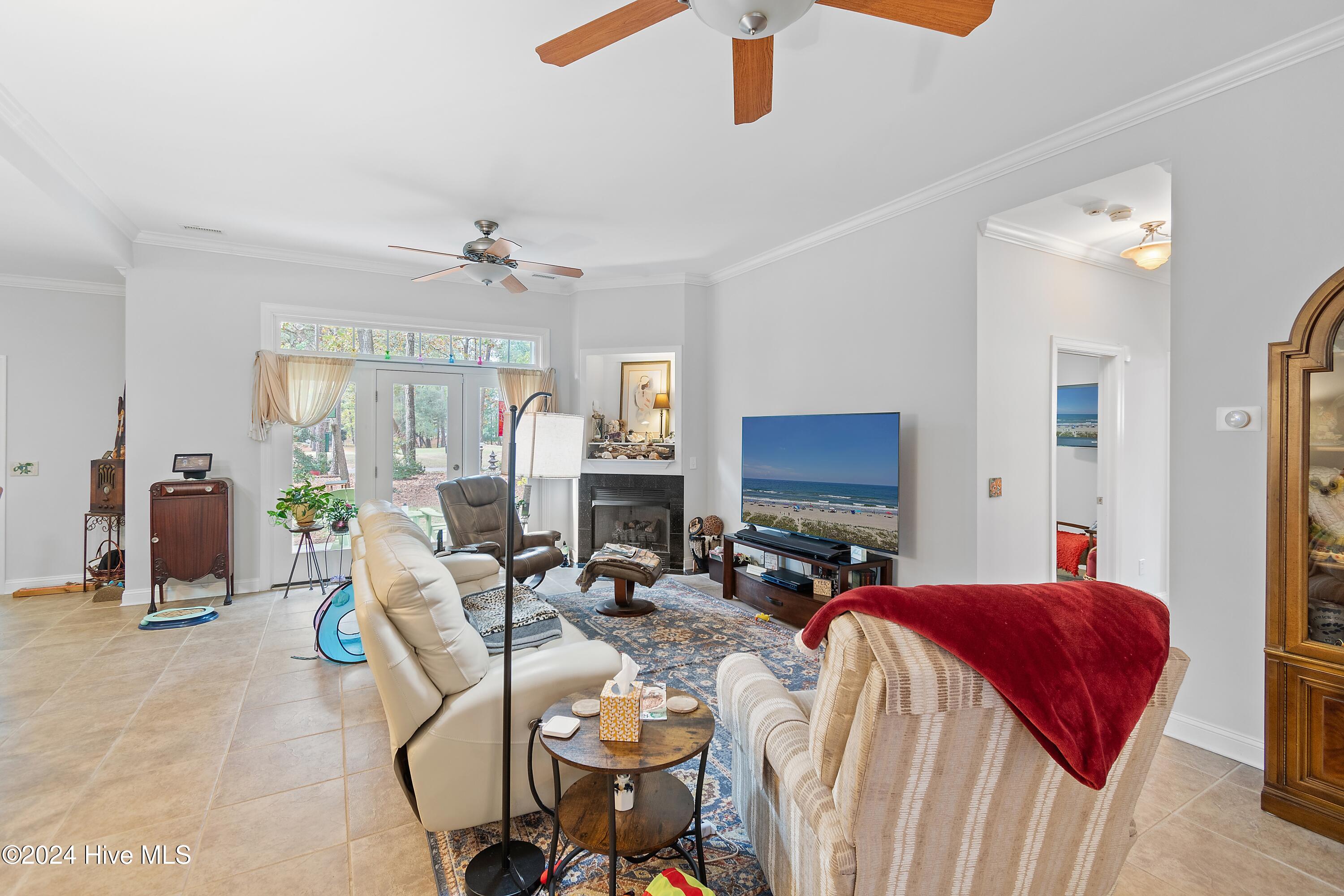 100554378 | Photo 30