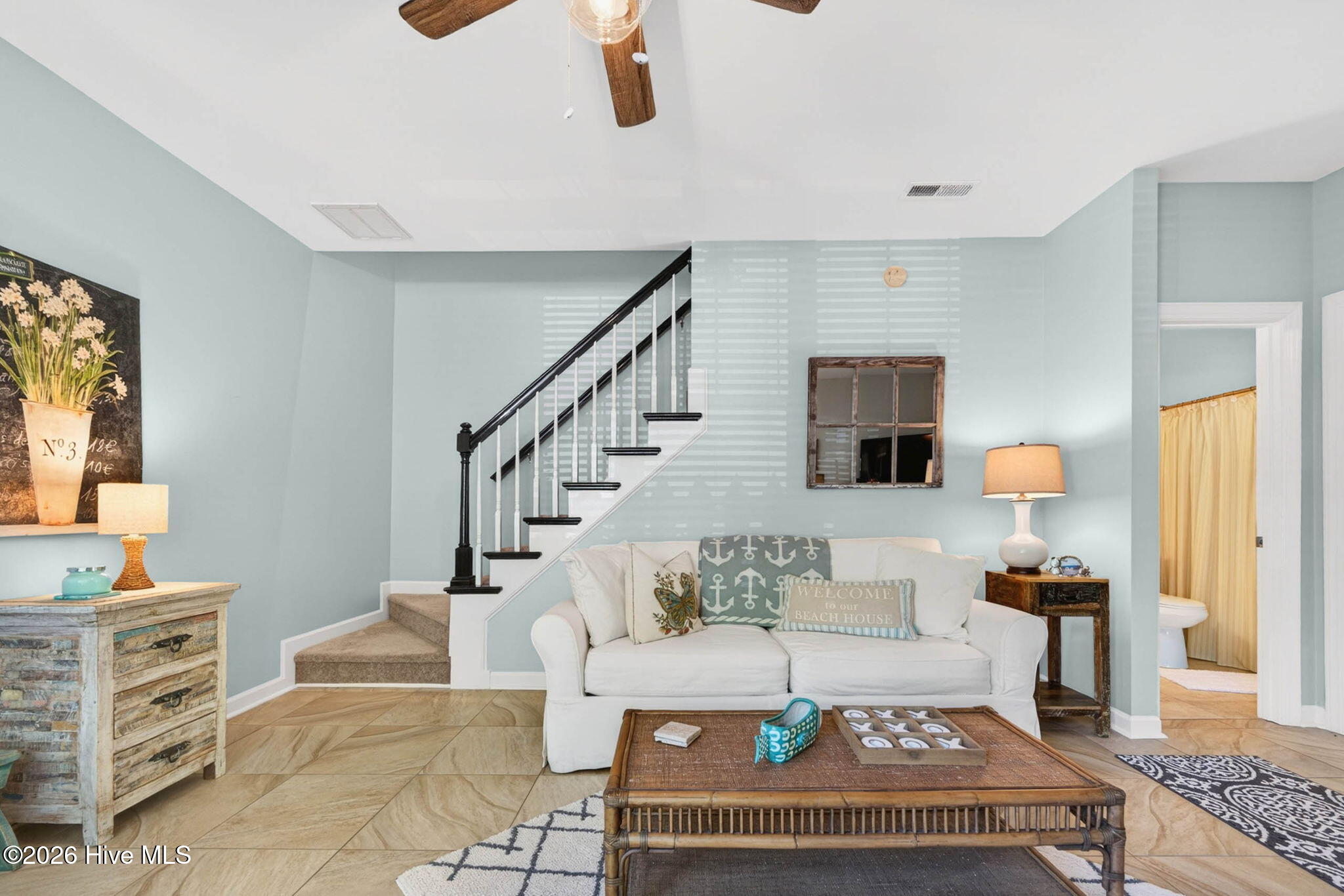 100570358 | Photo 17