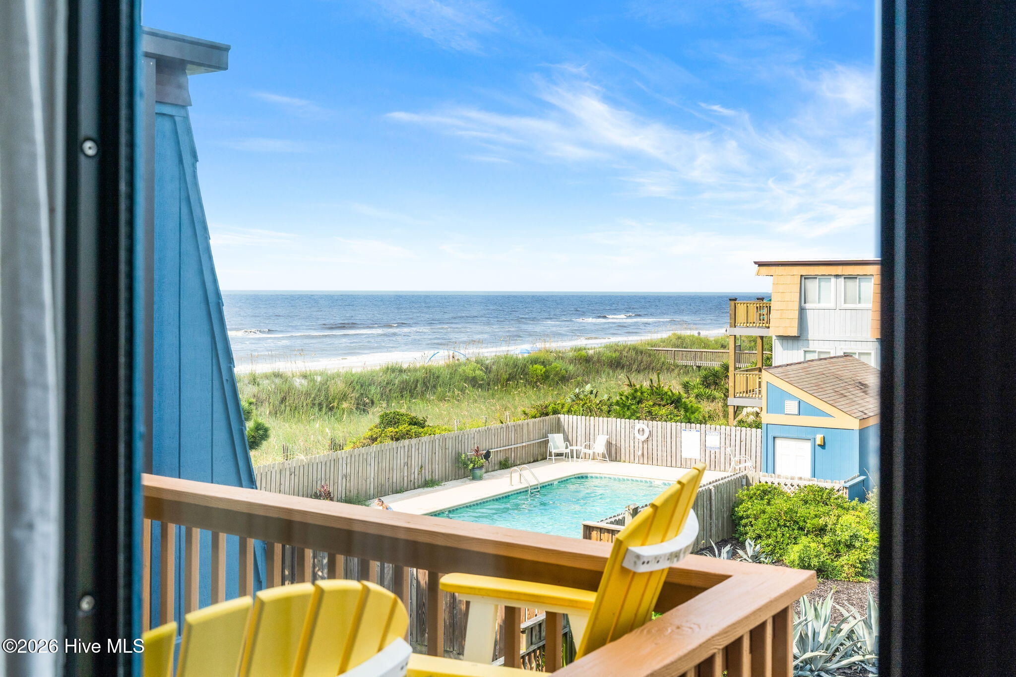 100559317 | Photo 35