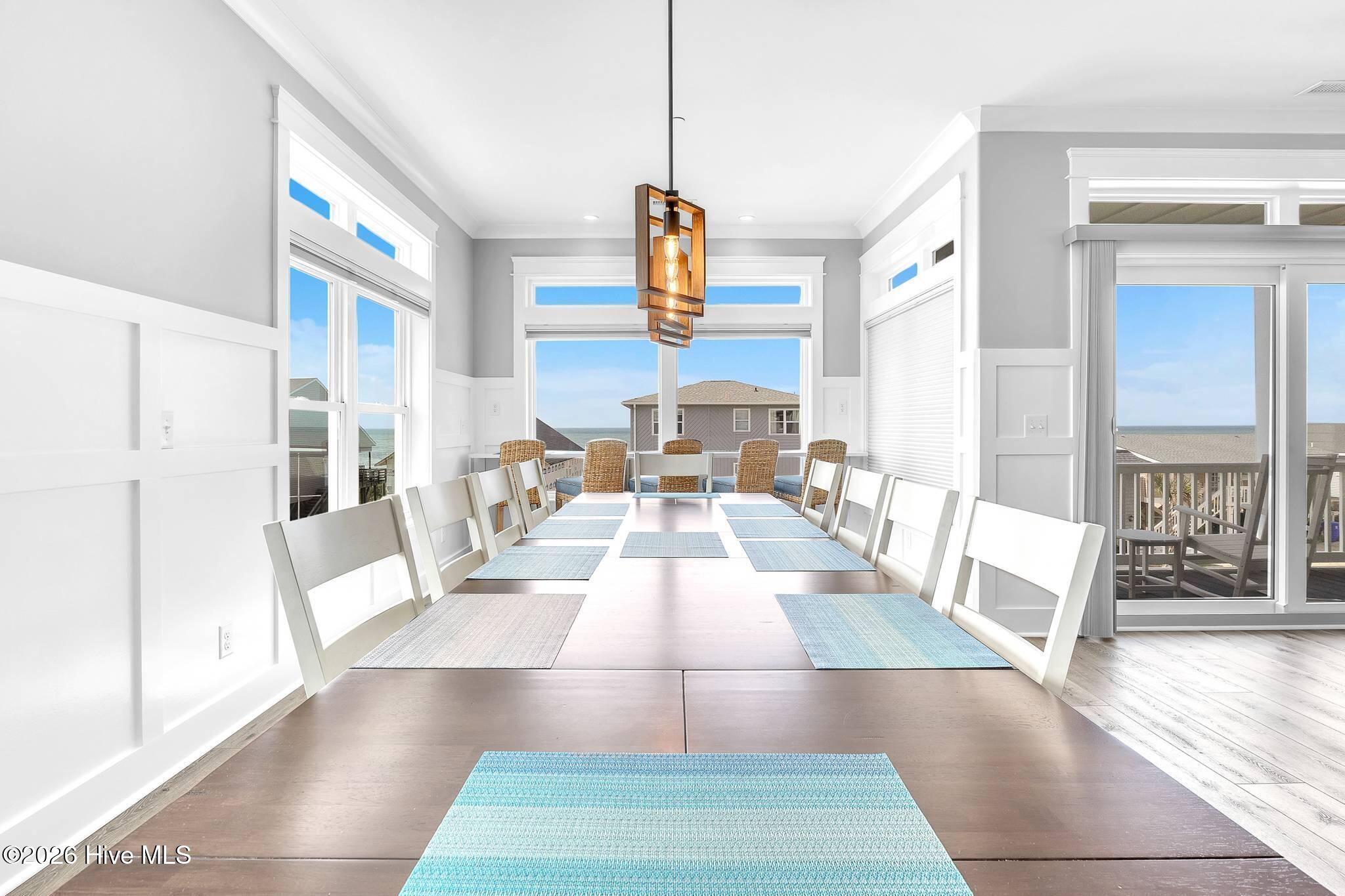 100558345 | Photo 103