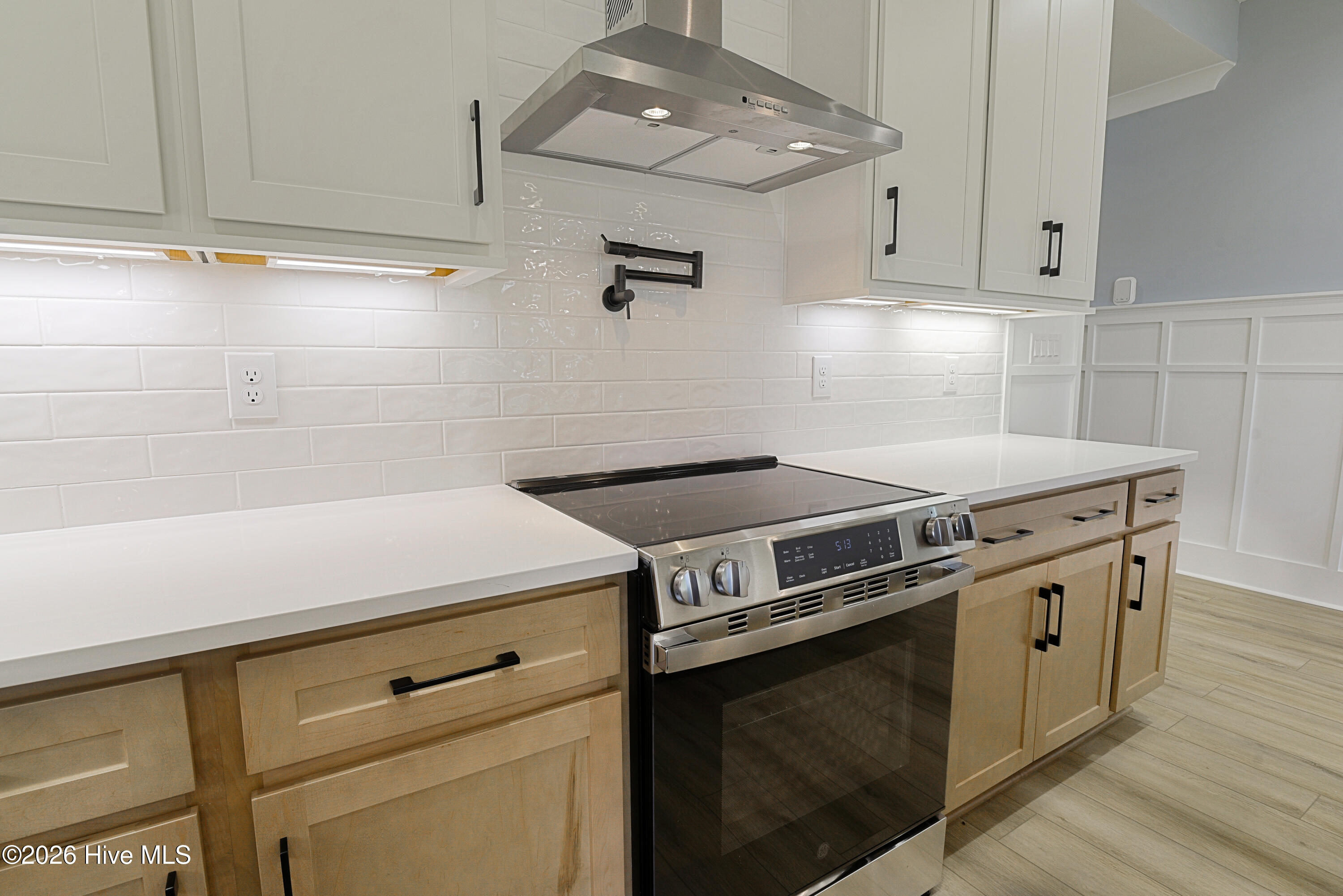 100547114 | Photo 24