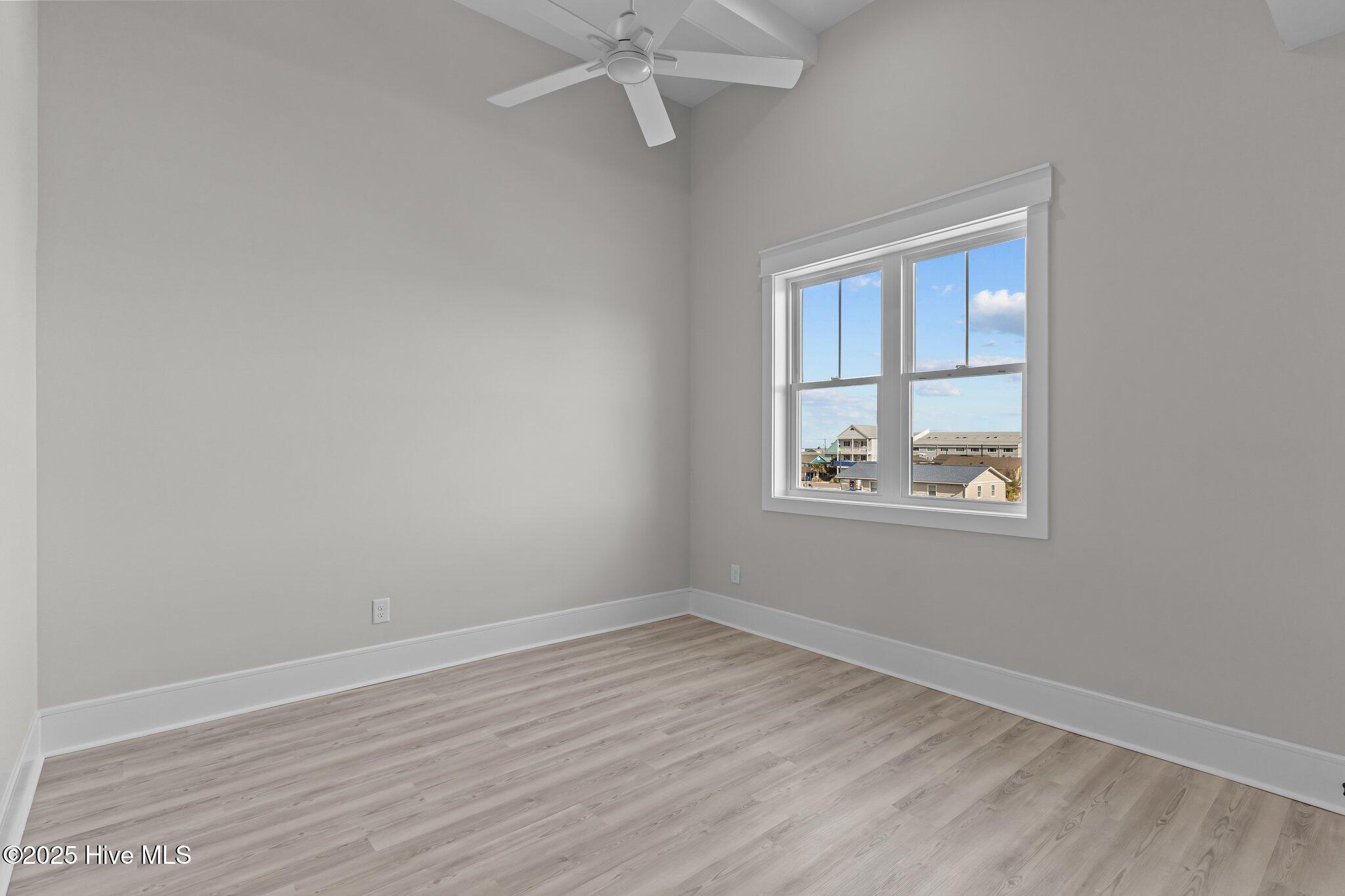 100560539 | Photo 34