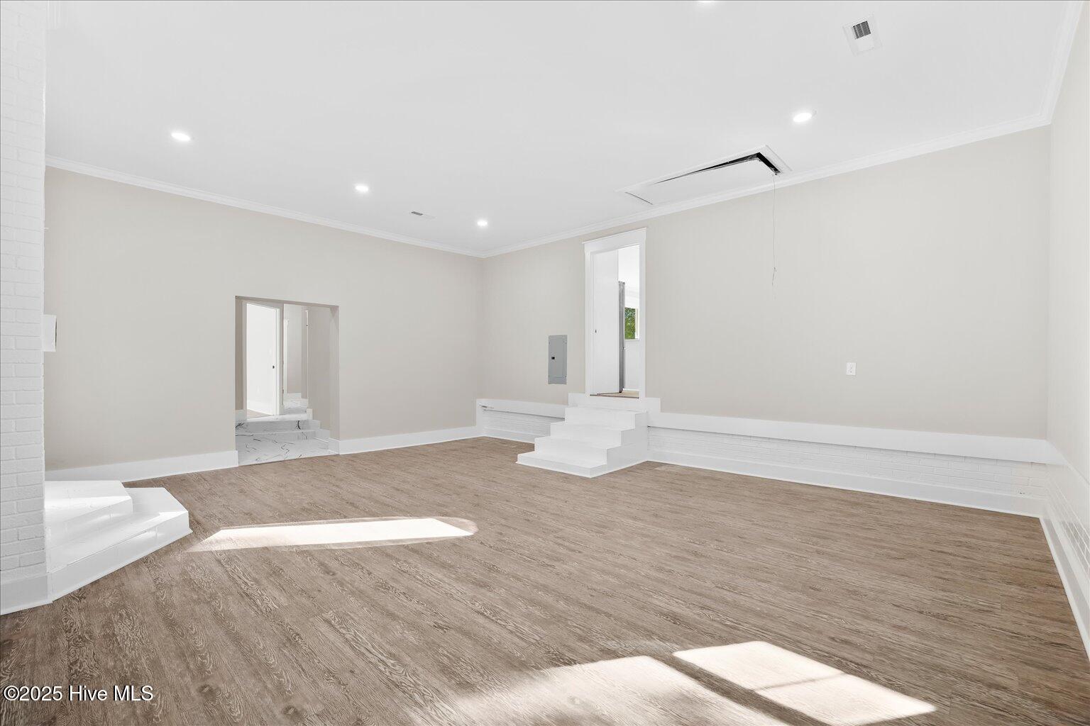 100538662 | Photo 18