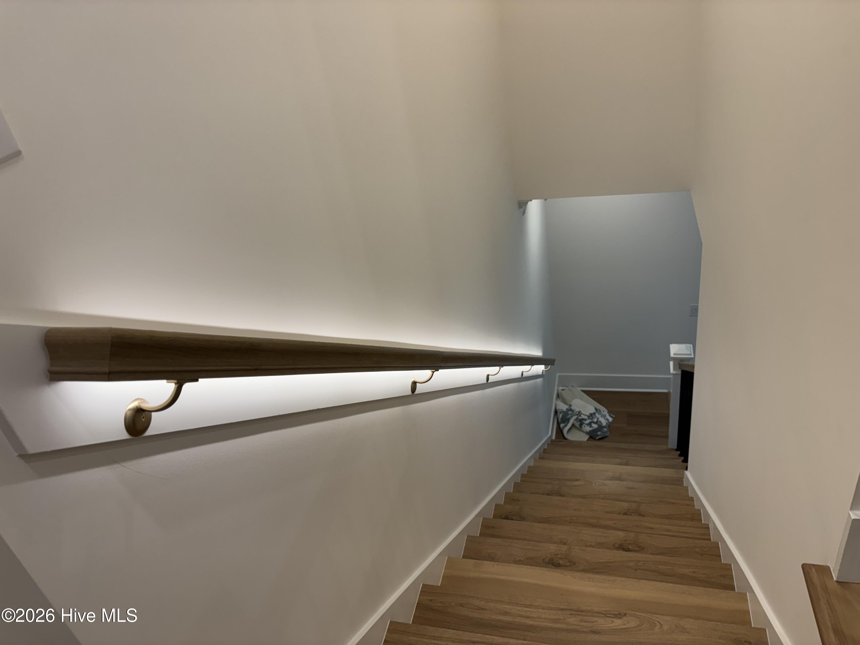 100516902 | Photo 50