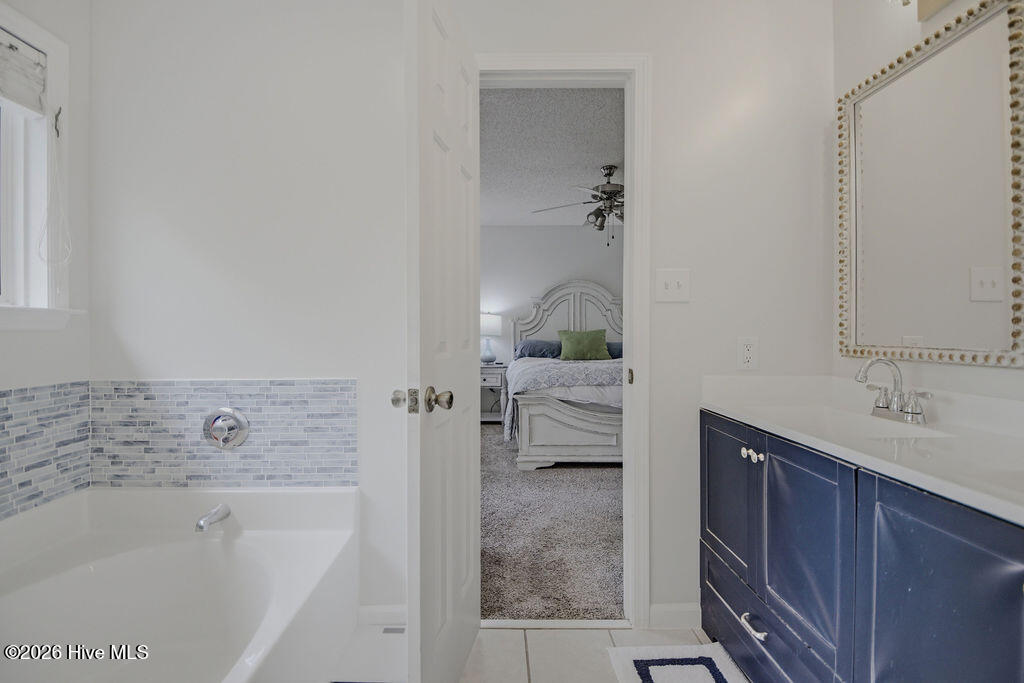 100565606 | Photo 53