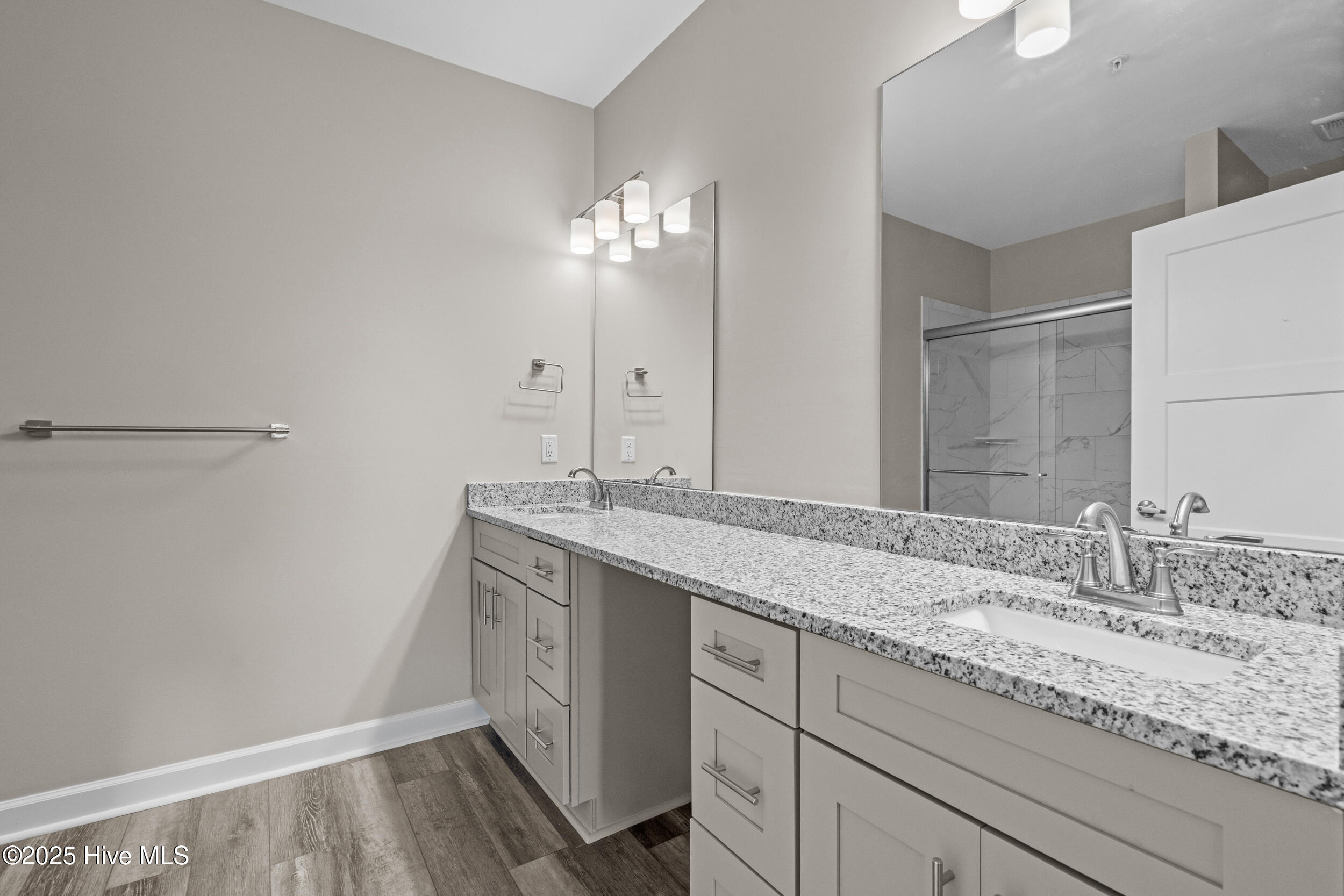 100539036 | Photo 32