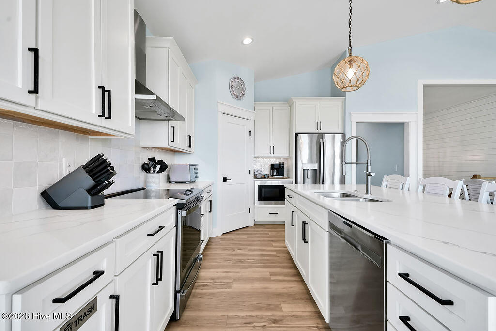 100560016 | Photo 31