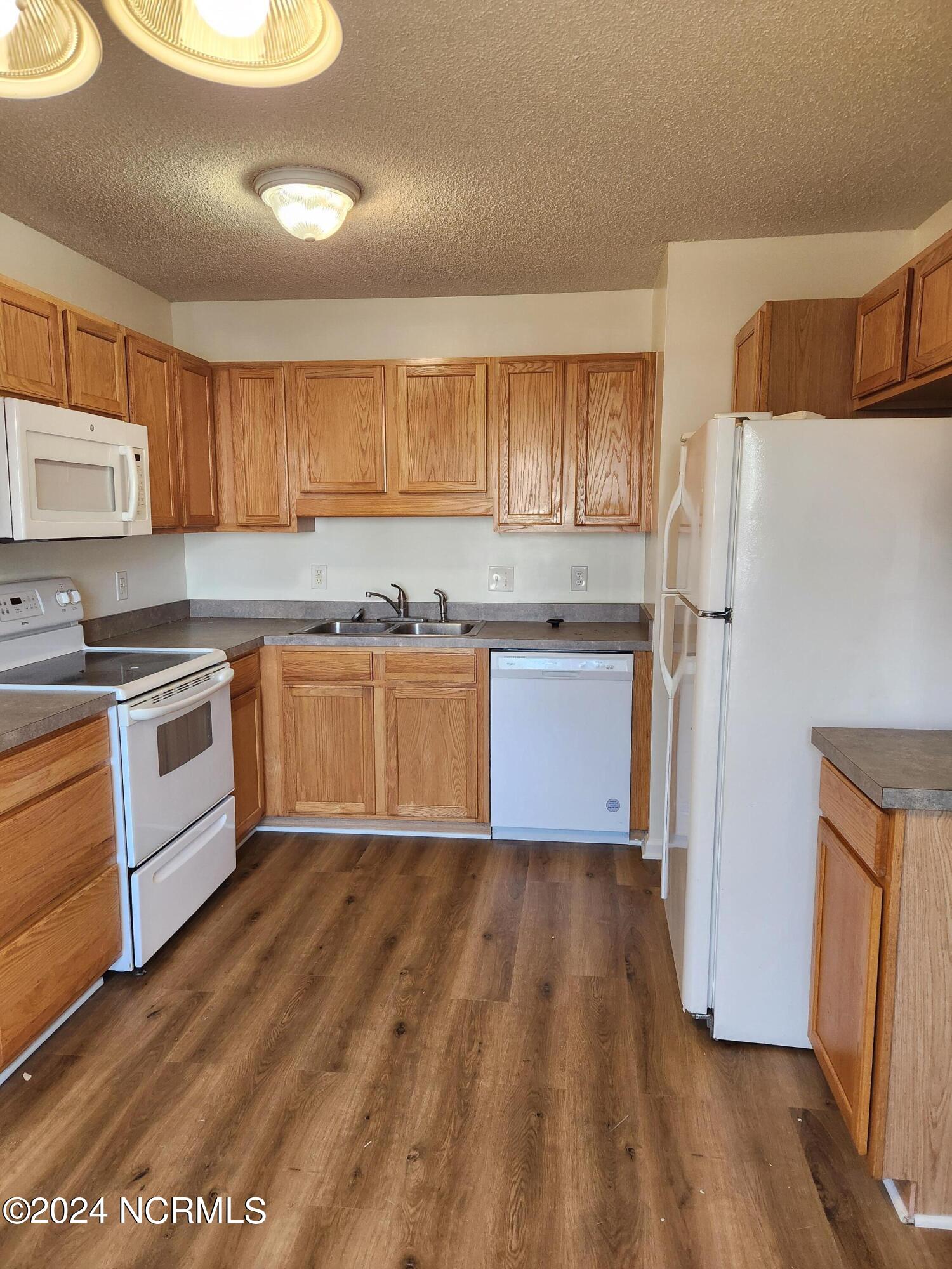 1001 Courtyard W,Newport