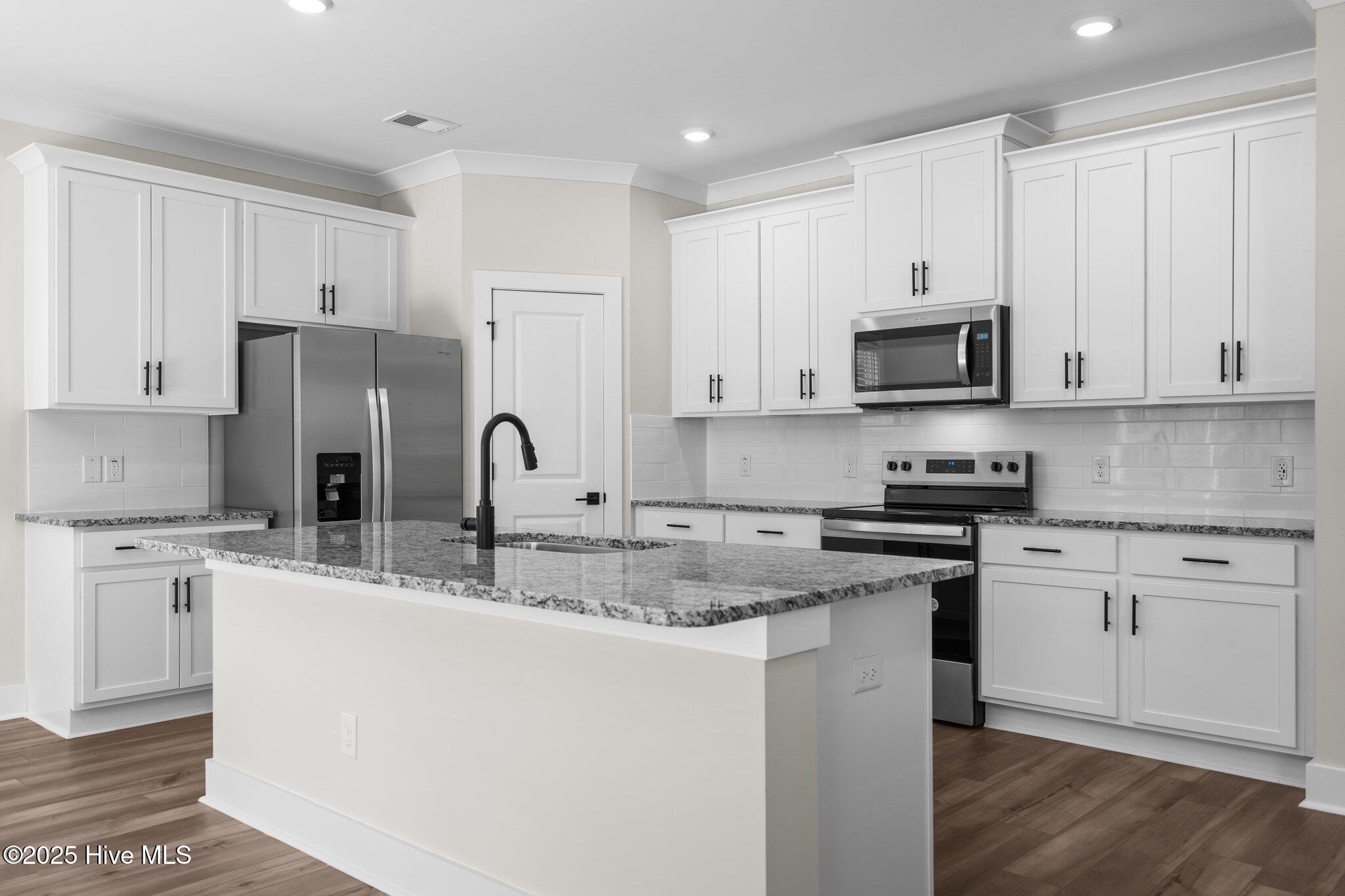 100541111 | Photo 14