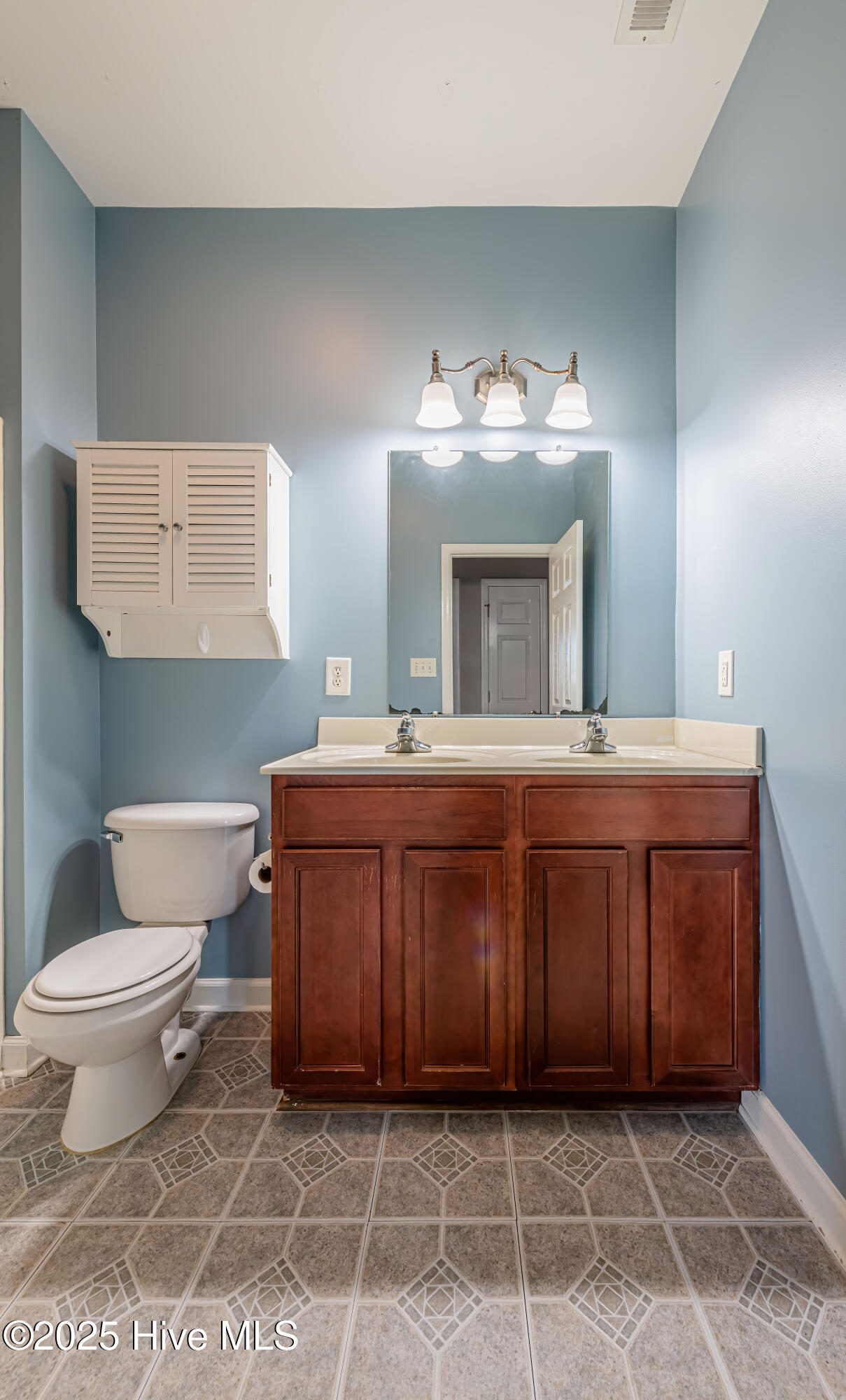 100539008 | Photo 36