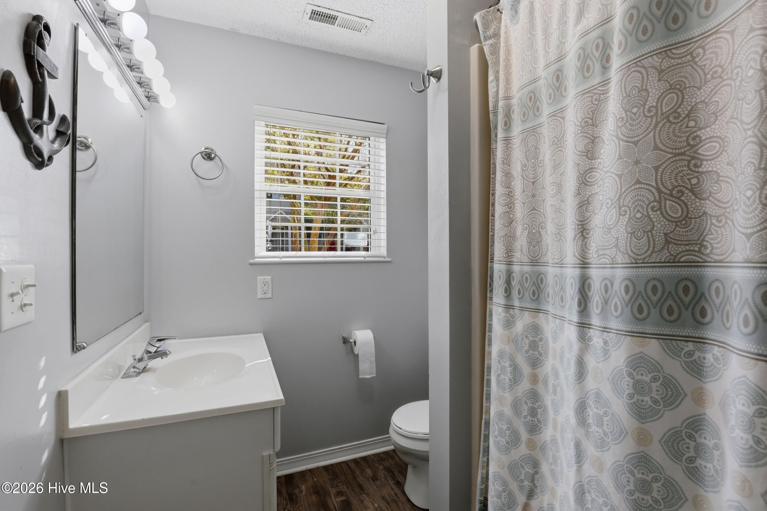 100564437 | Photo 20