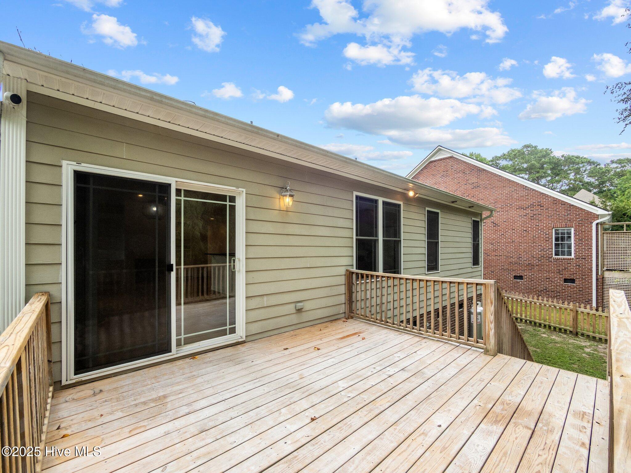 100536382 | Photo 43