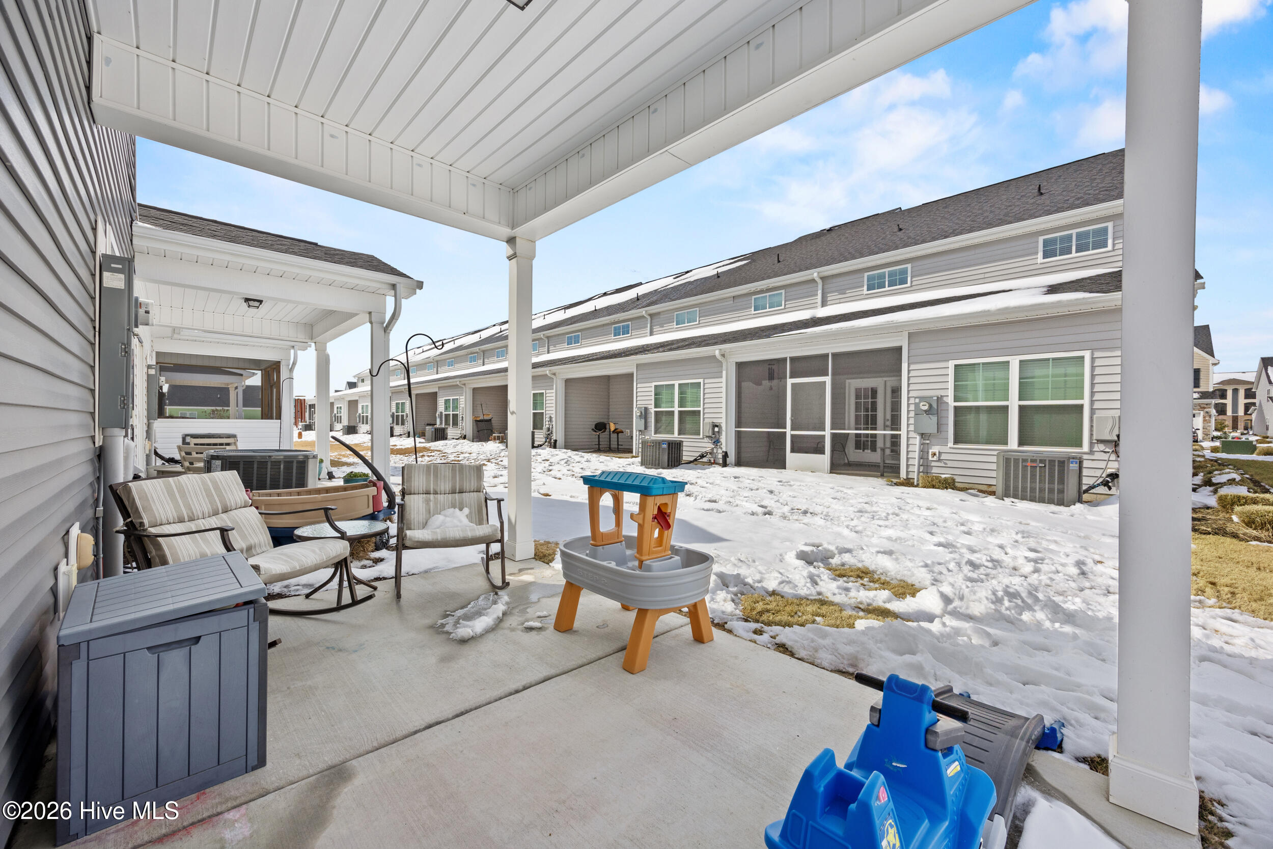 100555310 | Photo 36