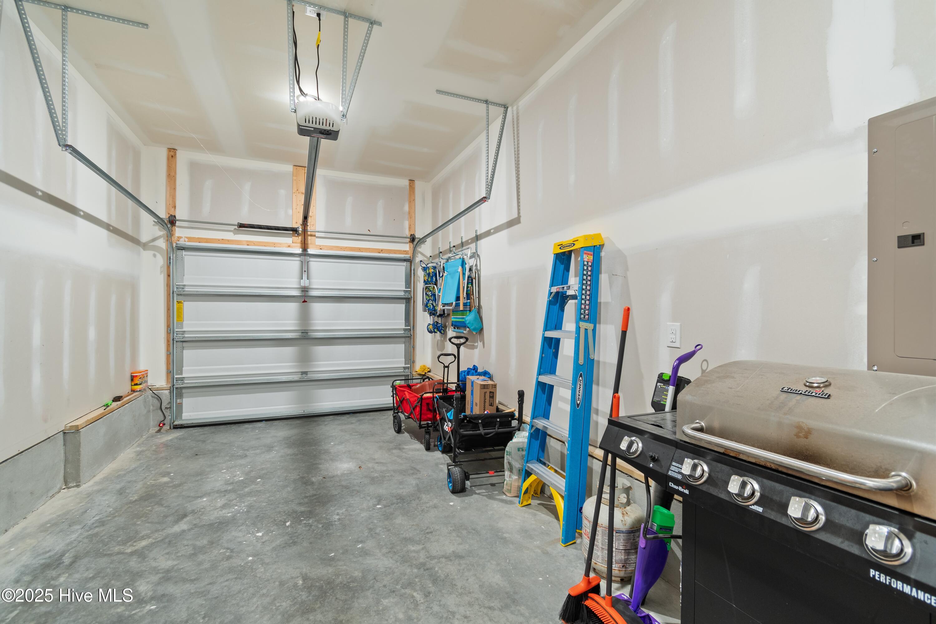 100542658 | Photo 27