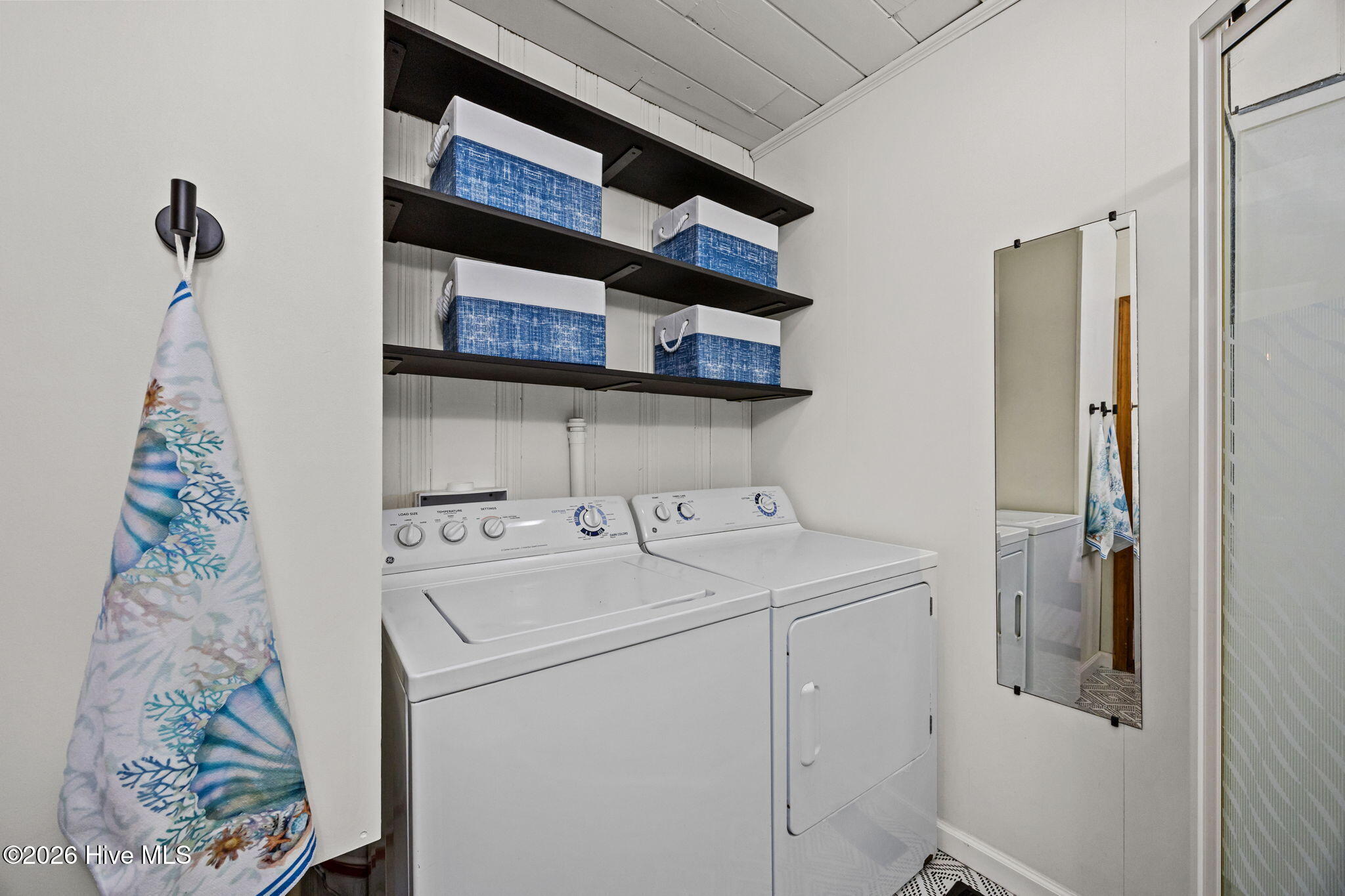 100558937 | Photo 15