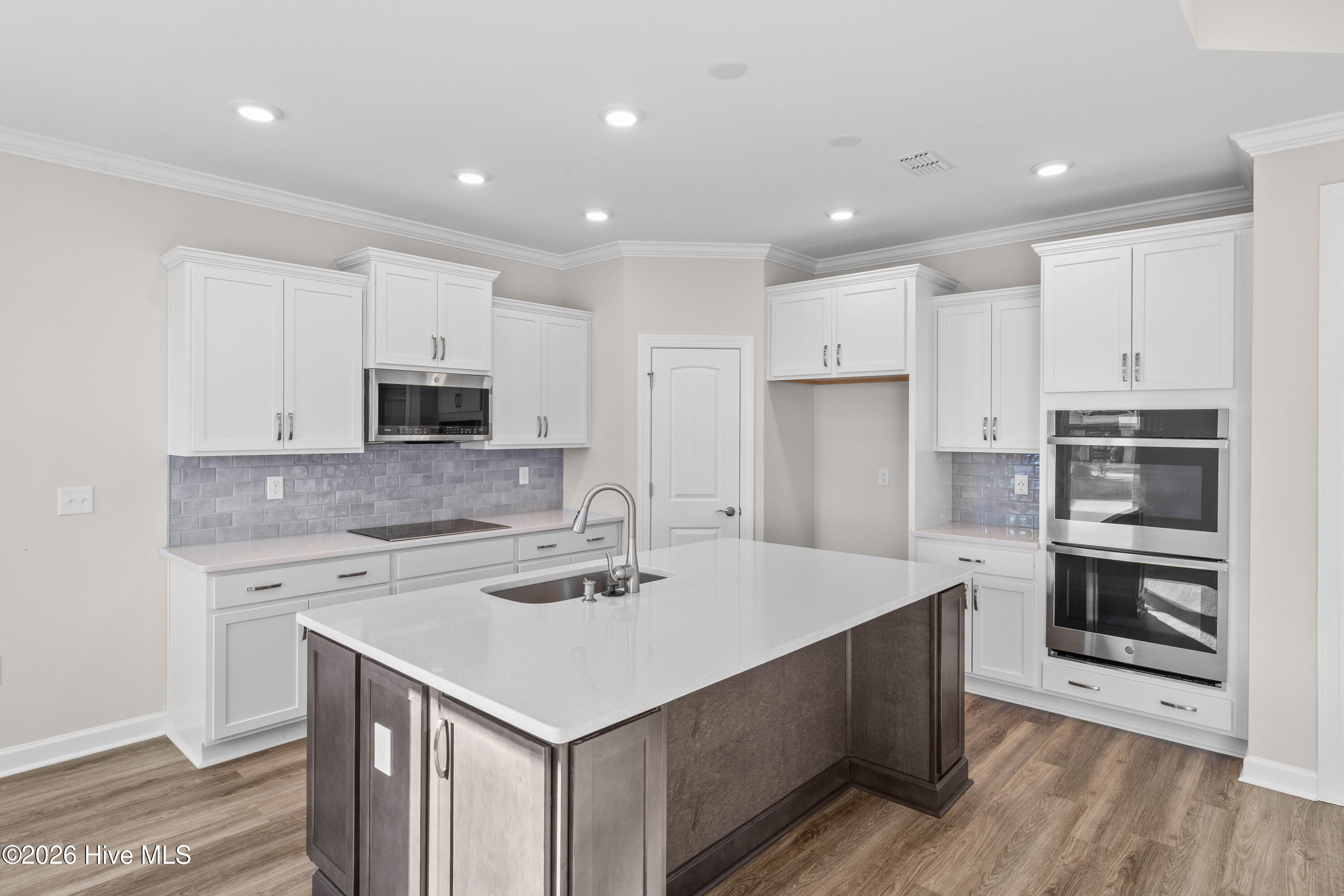 100493407 | Photo 14