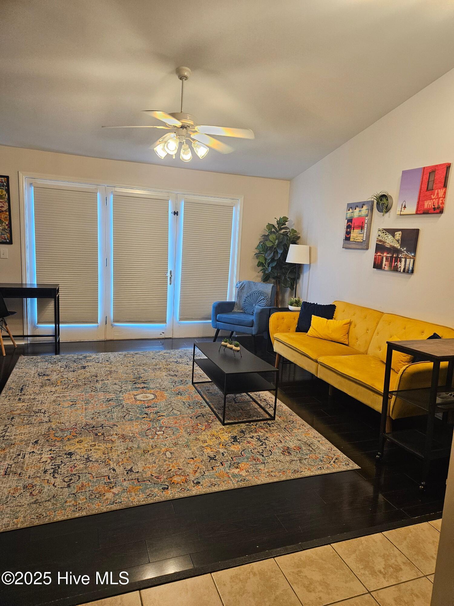 100545473 | Photo 11