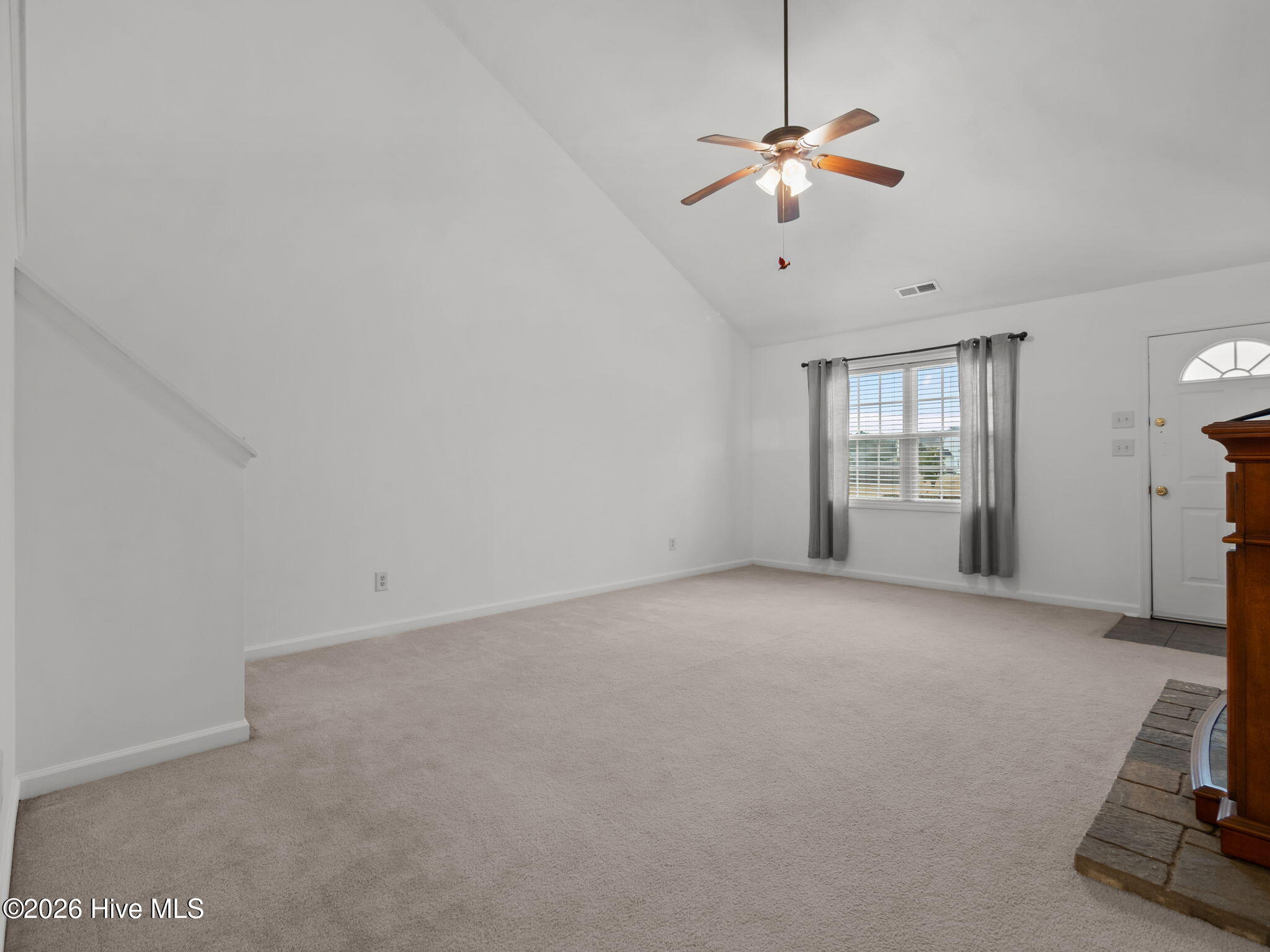 100548288 | Photo 39