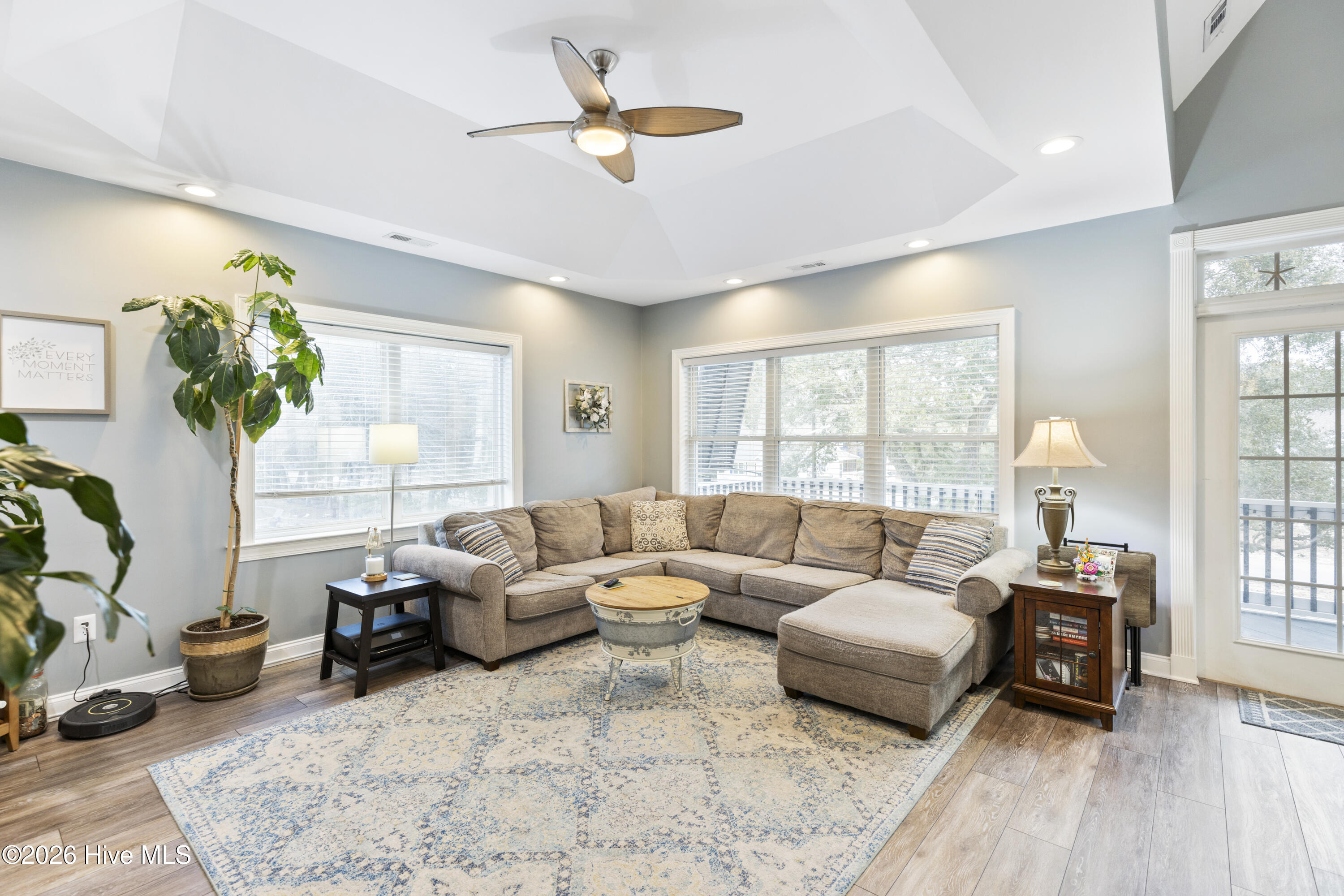 100551822 | Photo 11