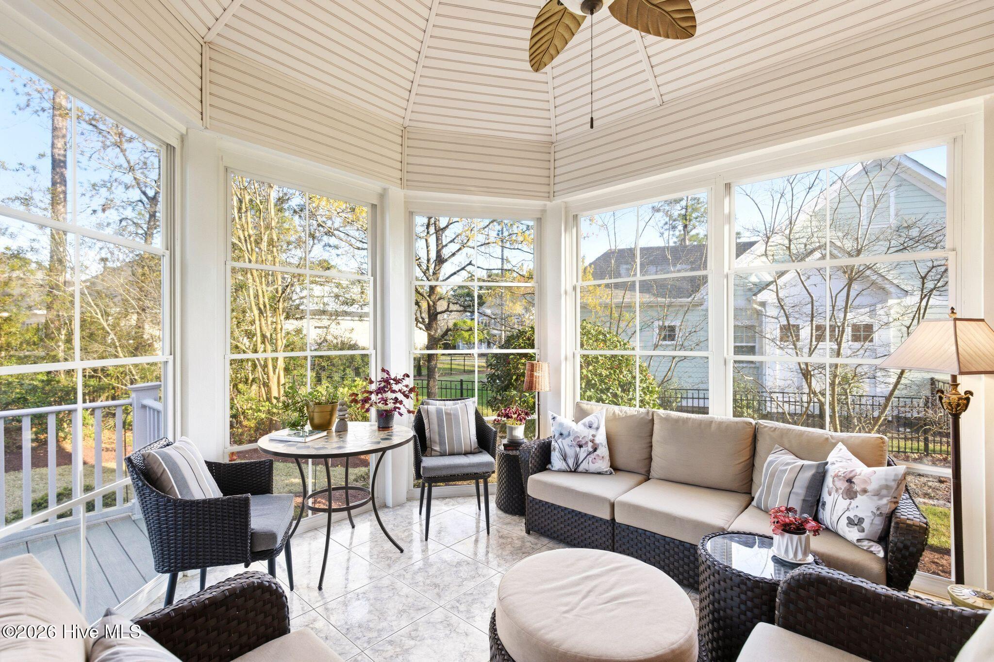 100564918 | Photo 58