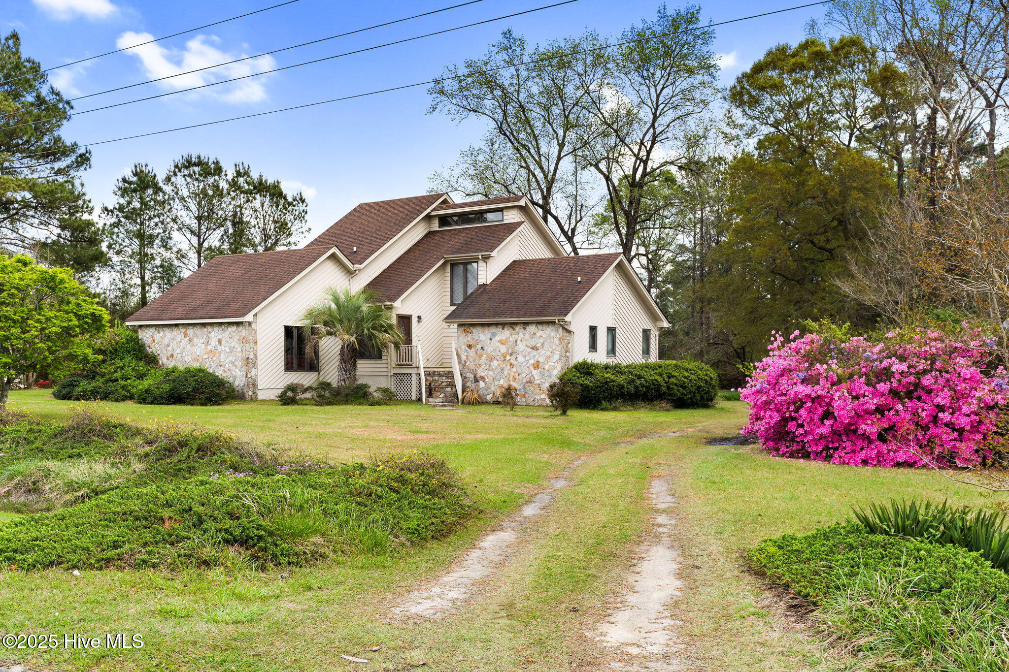 100557688 | Photo 44