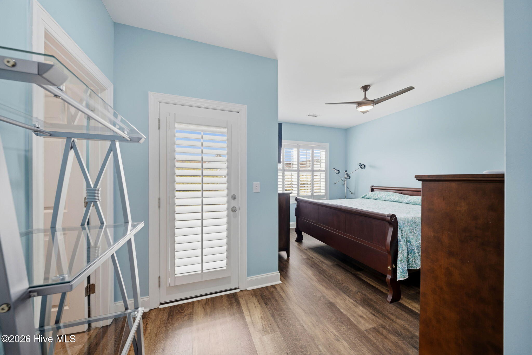 100566136 | Photo 49