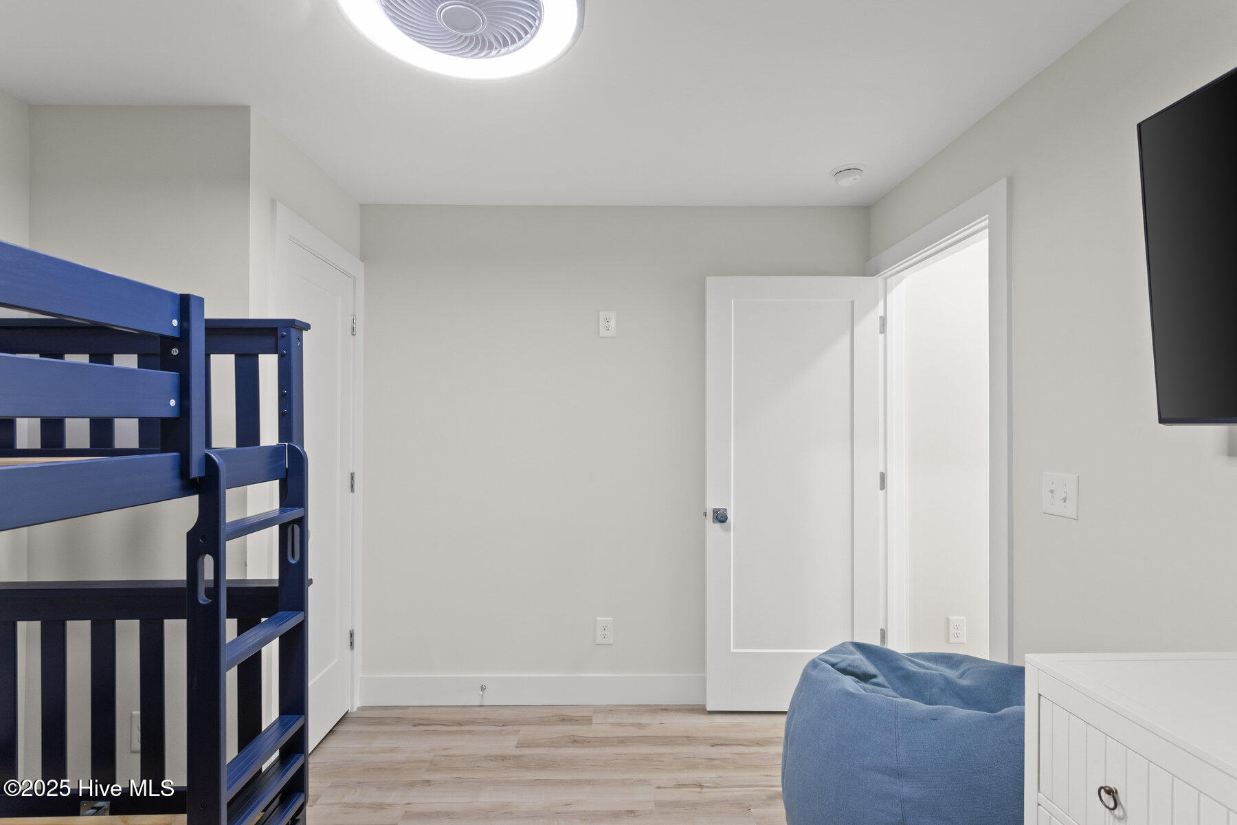 100523208 | Photo 31