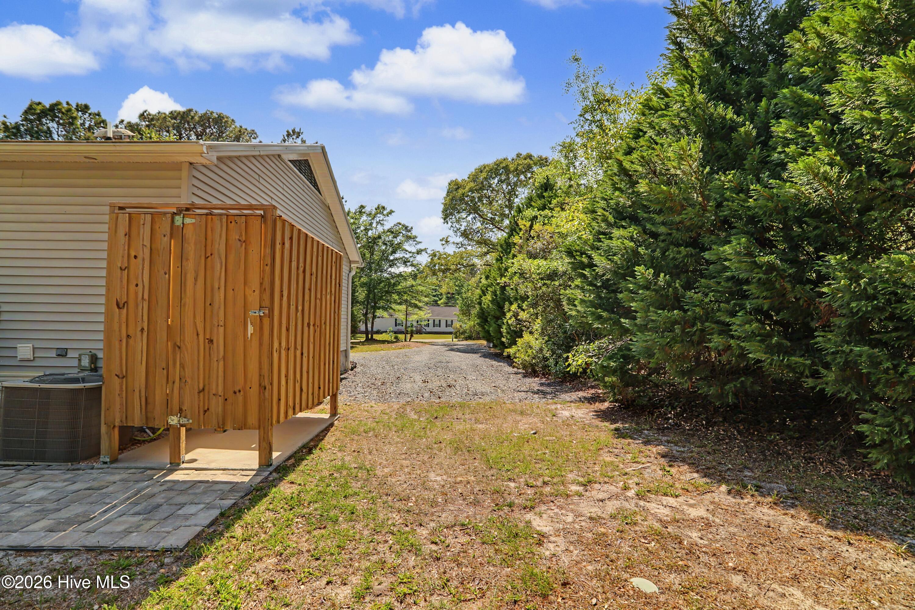 100570246 | Photo 35