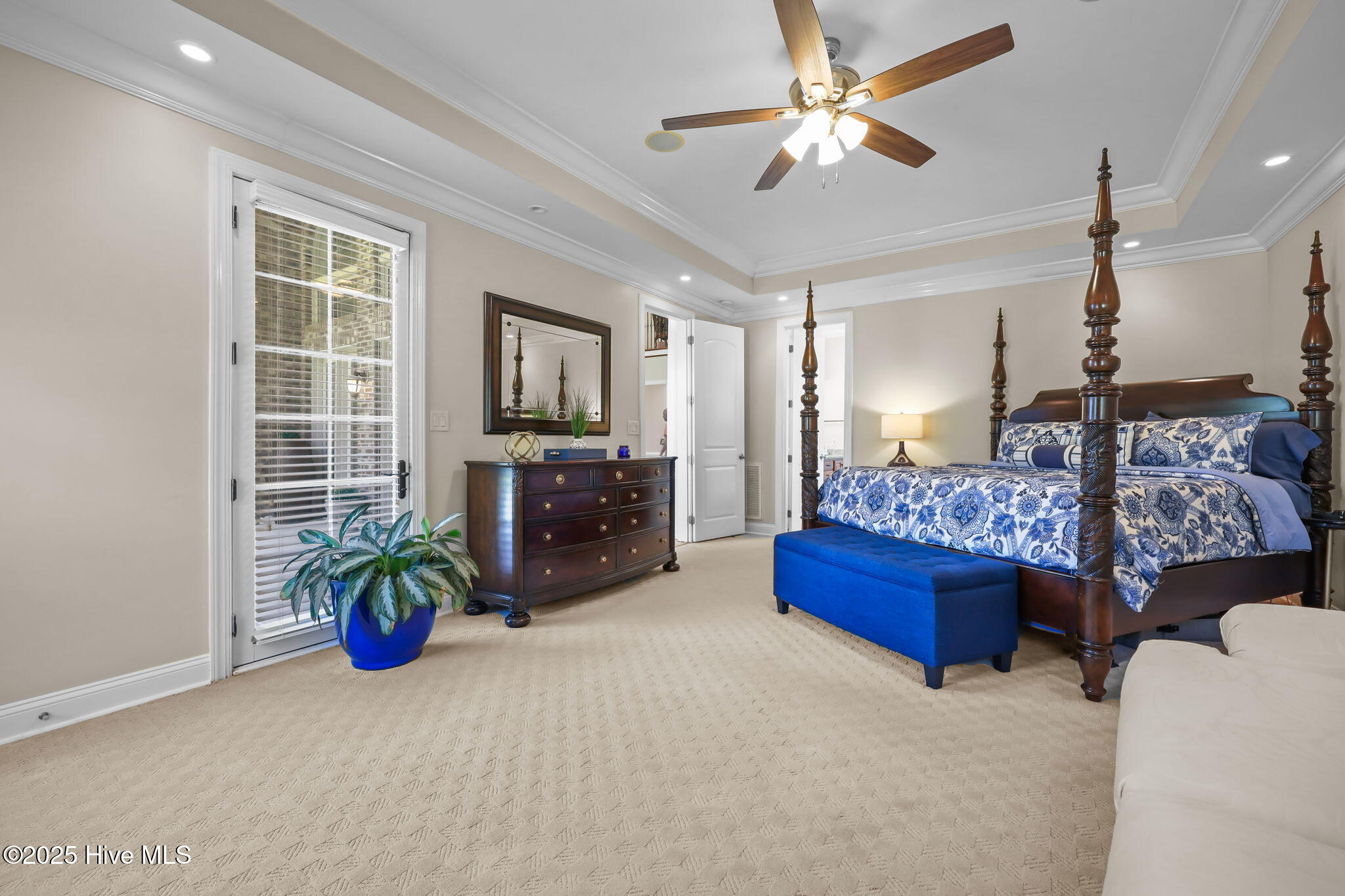 100529119 | Photo 18